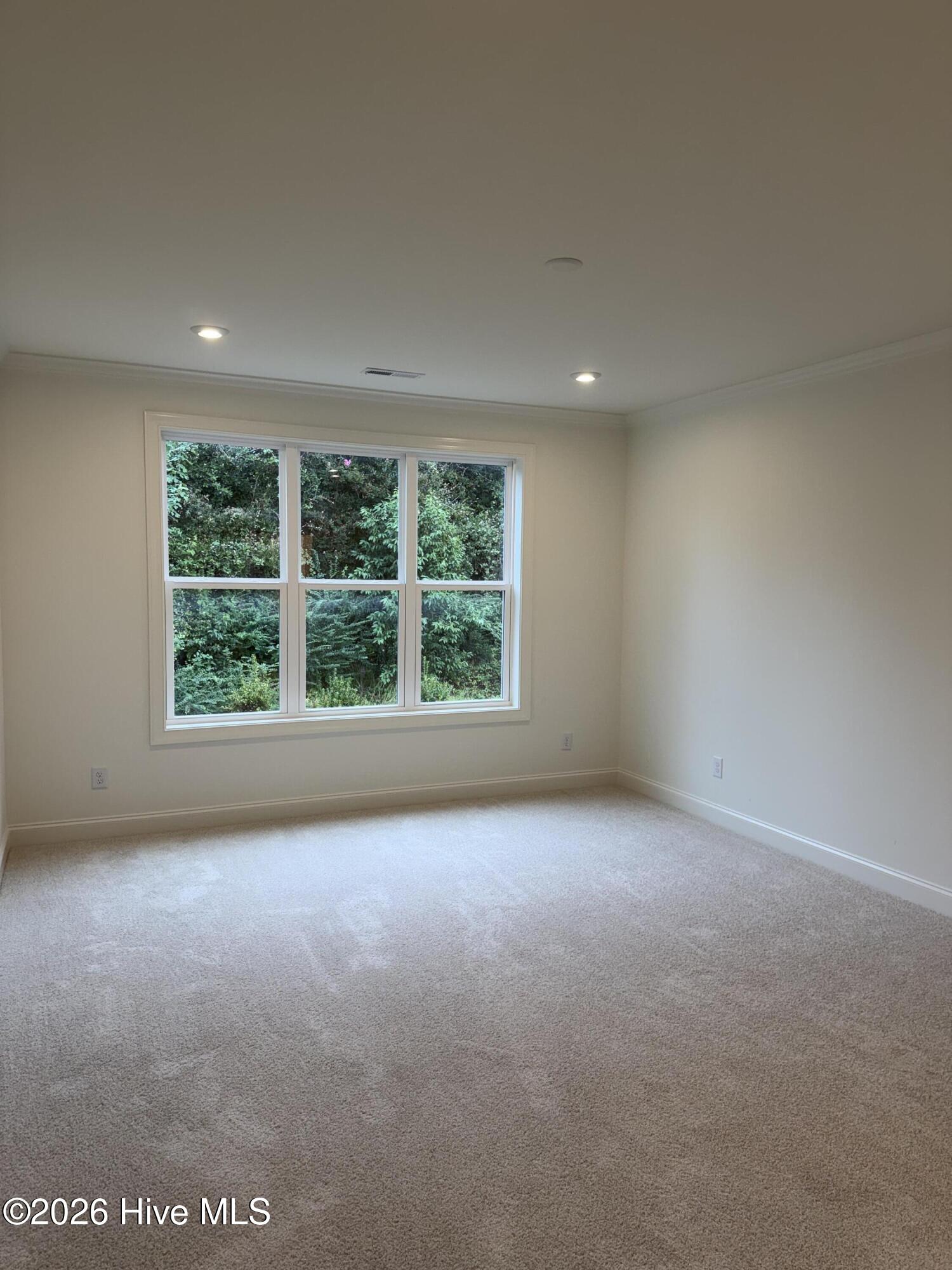 152 Coventry Court Property Photo 9