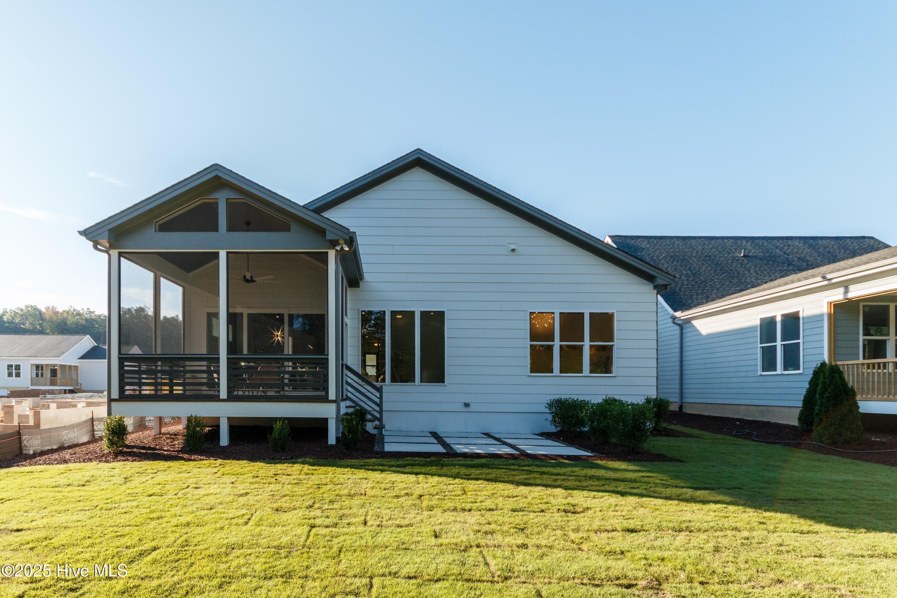 221 Shoreview Drive Property Photo 15