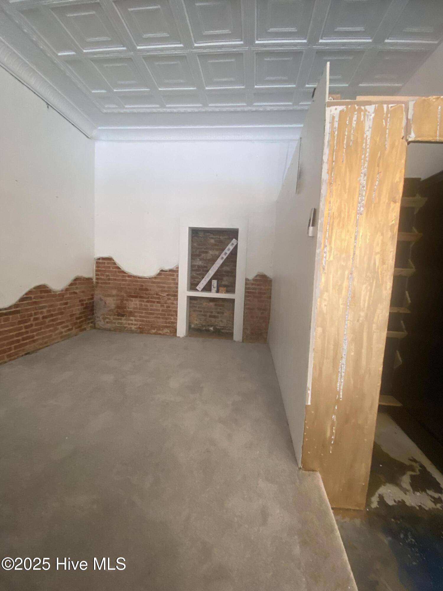 317 Barnes Street S Property Photo 5