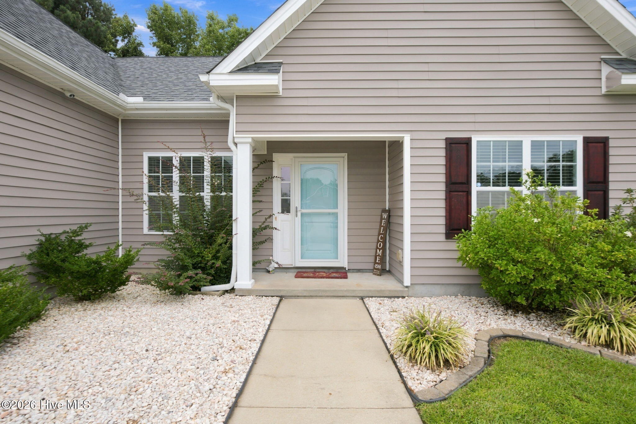 104 Lynden Lane Property Photo 1