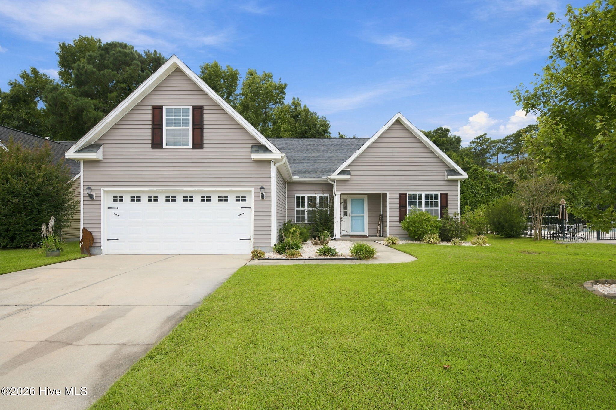 104 Lynden Lane Property Photo 3