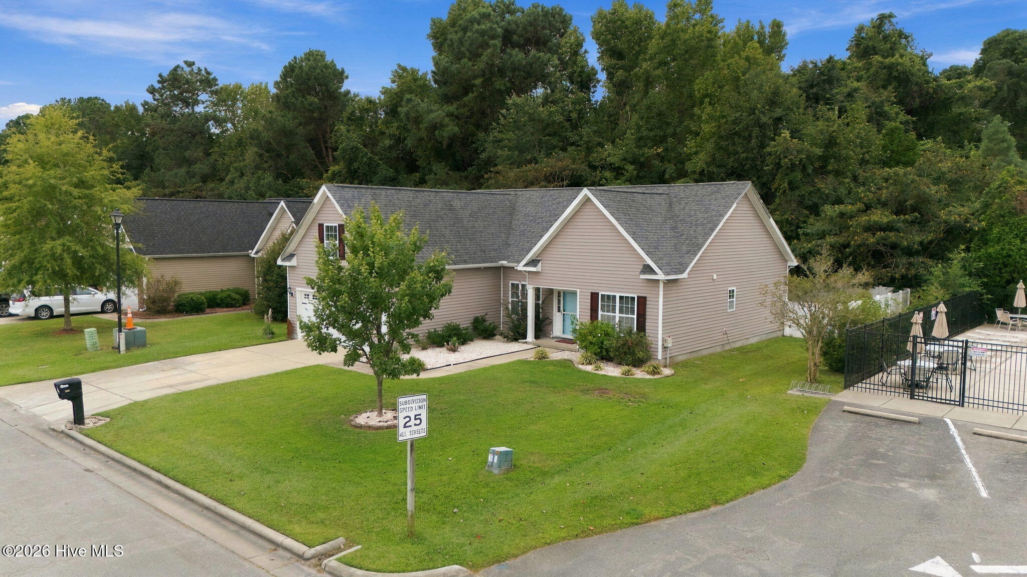 104 Lynden Lane Property Photo 7