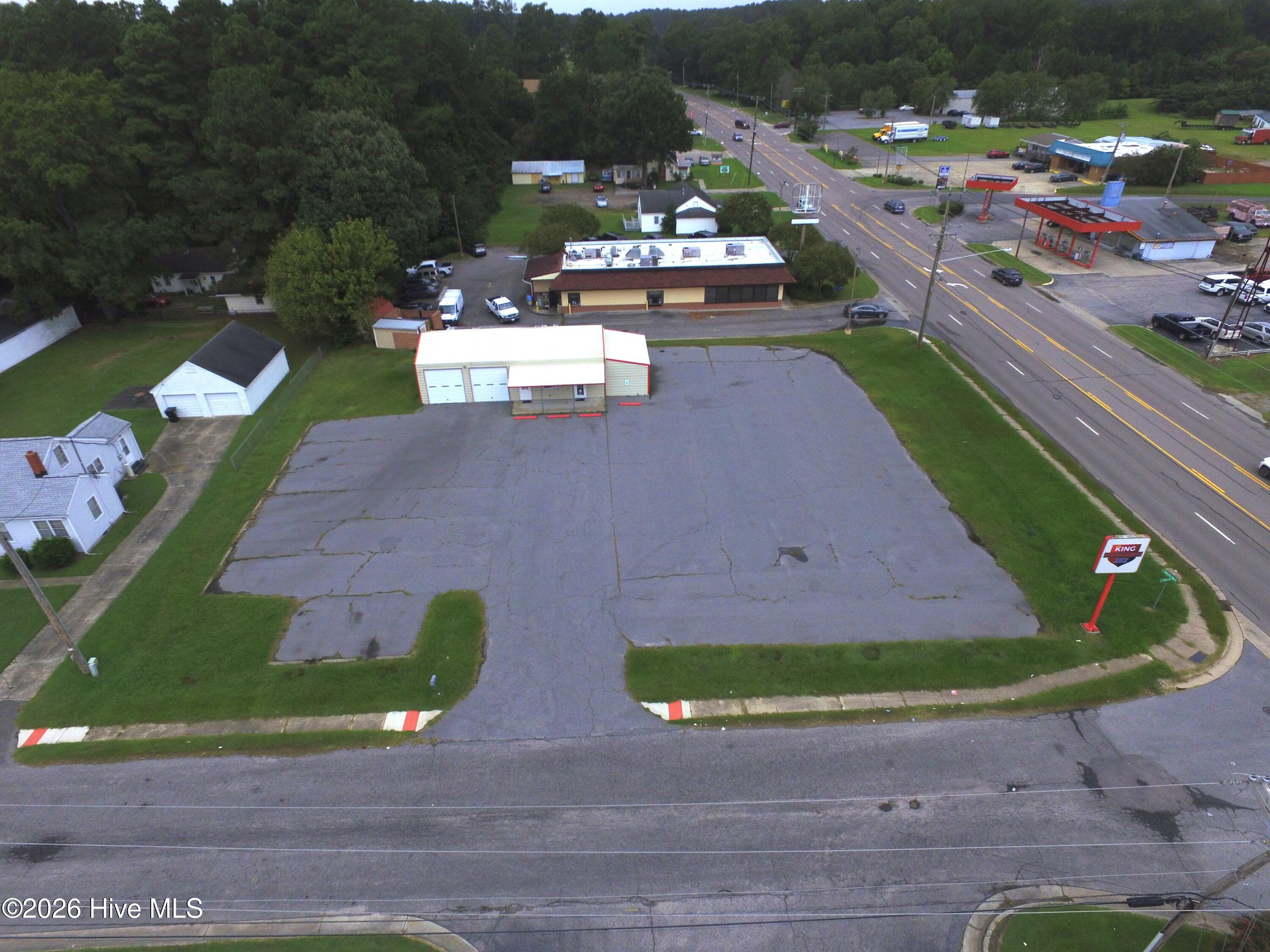 1331 N Road Street Property Photo 2