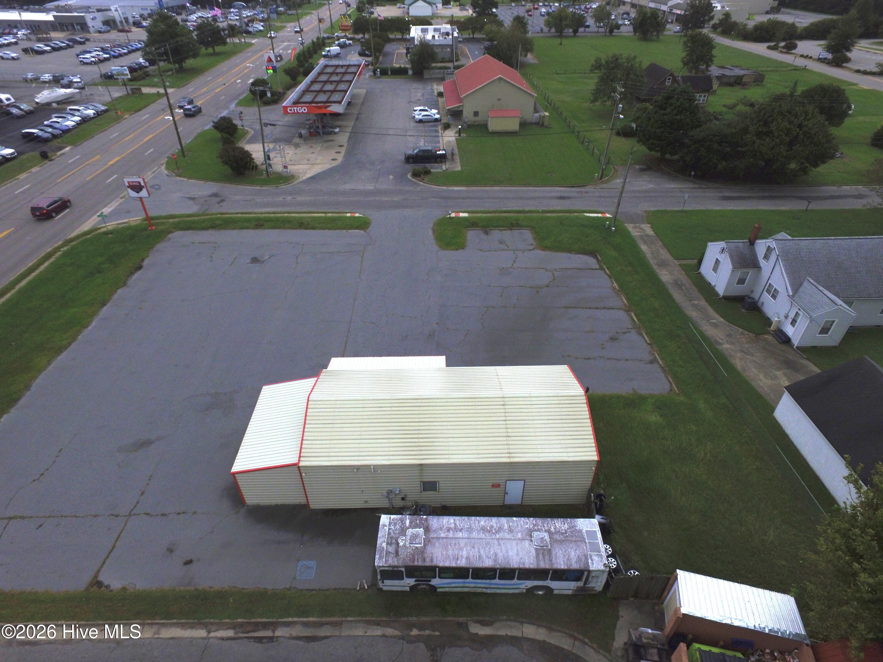 1331 N Road Street Property Photo 3