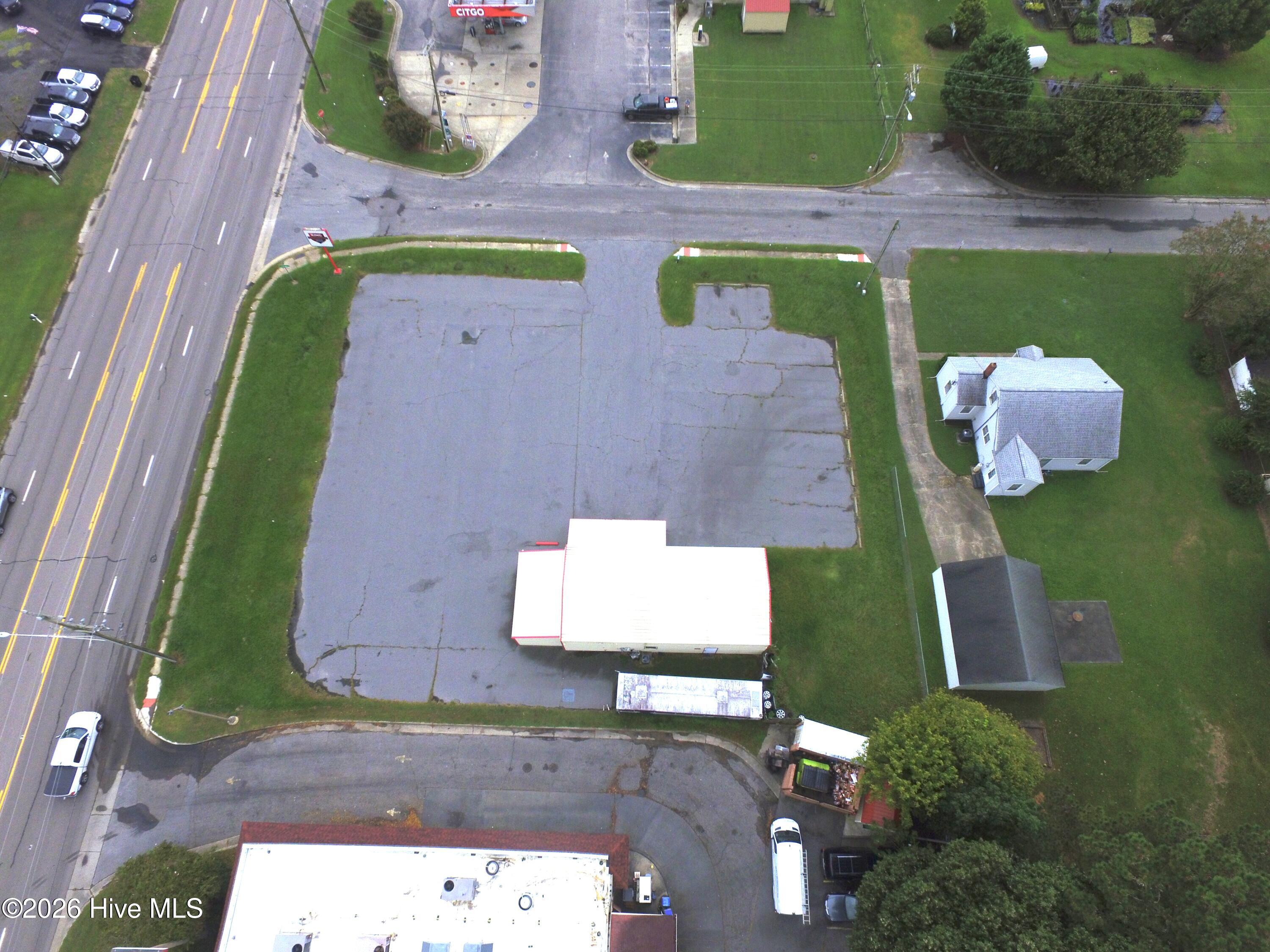 1331 N Road Street Property Photo 4