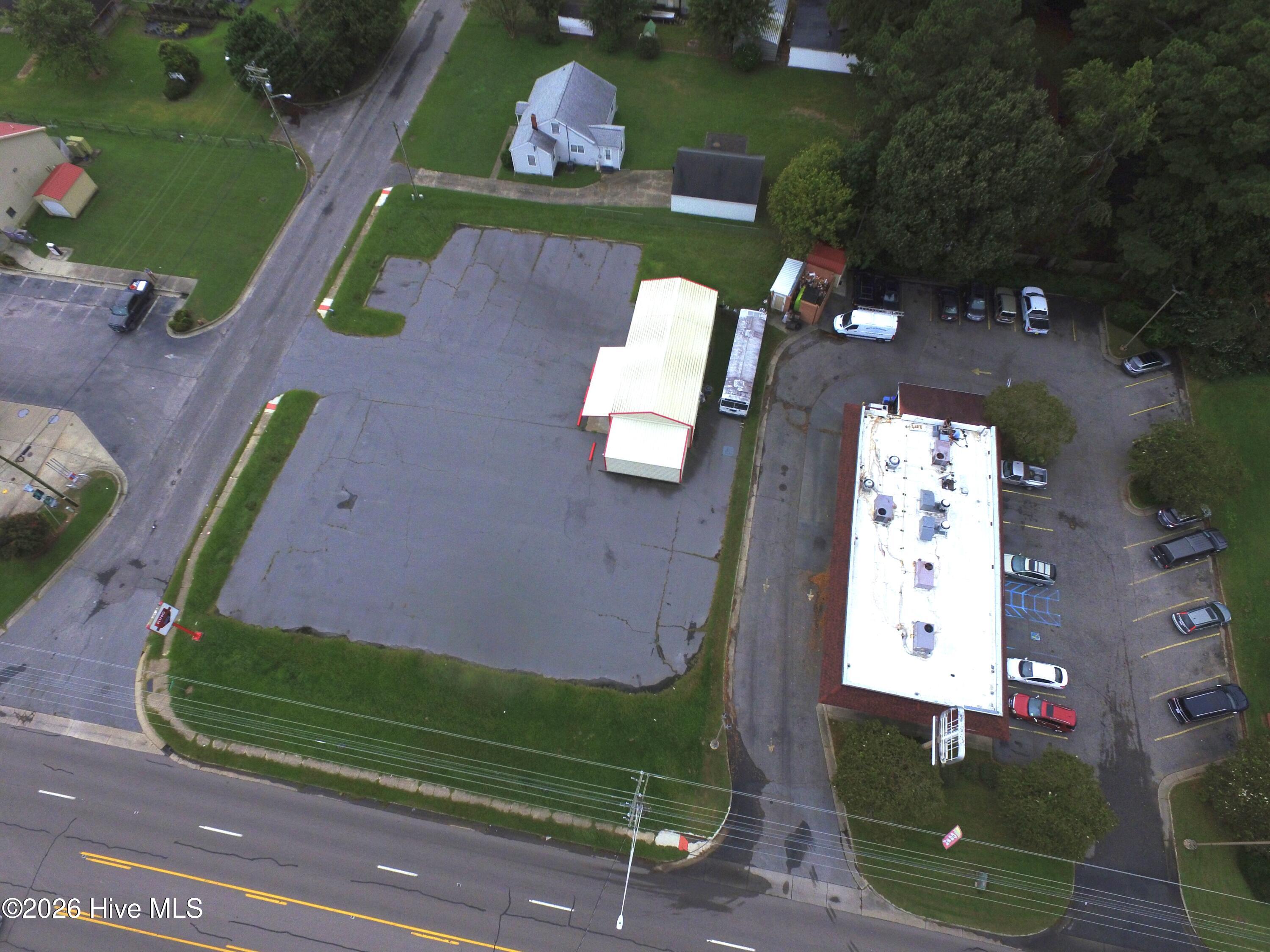 1331 N Road Street Property Photo 5