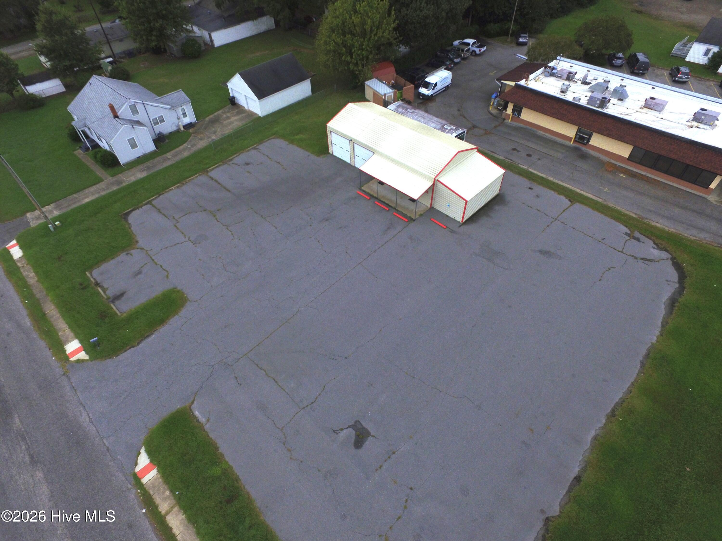 1331 N Road Street Property Photo 8