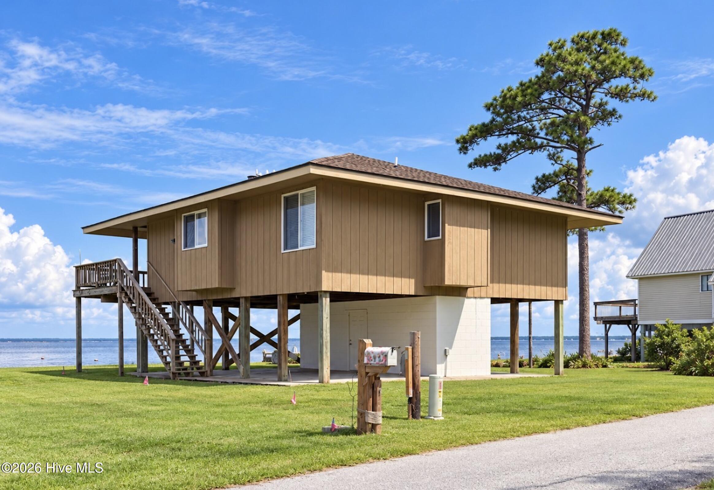 1737 Snake Island Road Property Photo 1