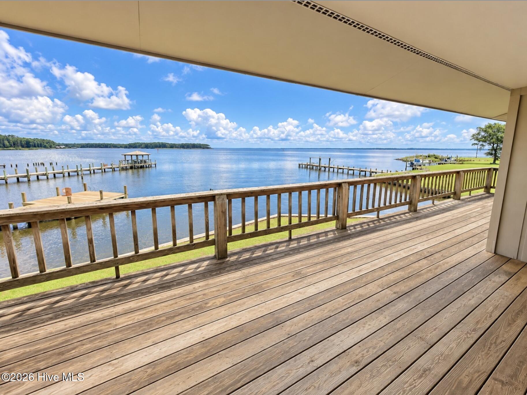 1737 Snake Island Road Property Photo 2