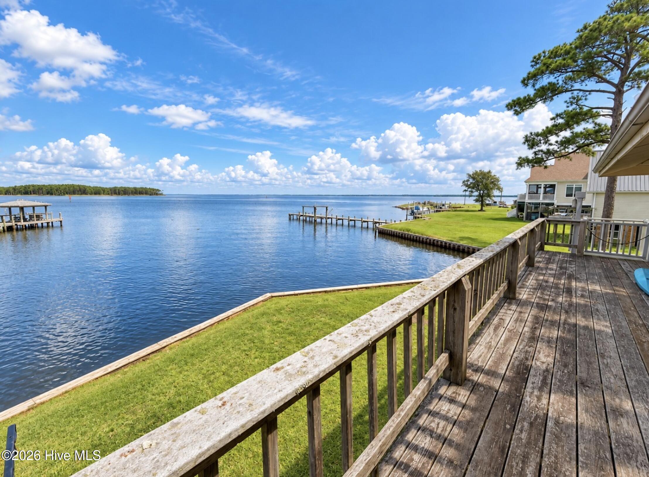 1737 Snake Island Road Property Photo 3