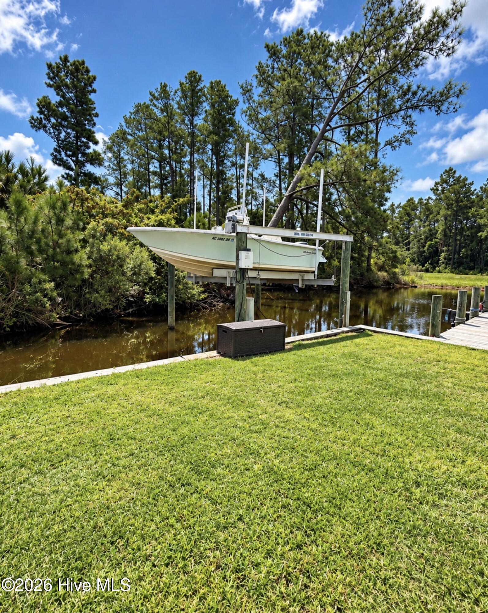 1737 Snake Island Road Property Photo 5