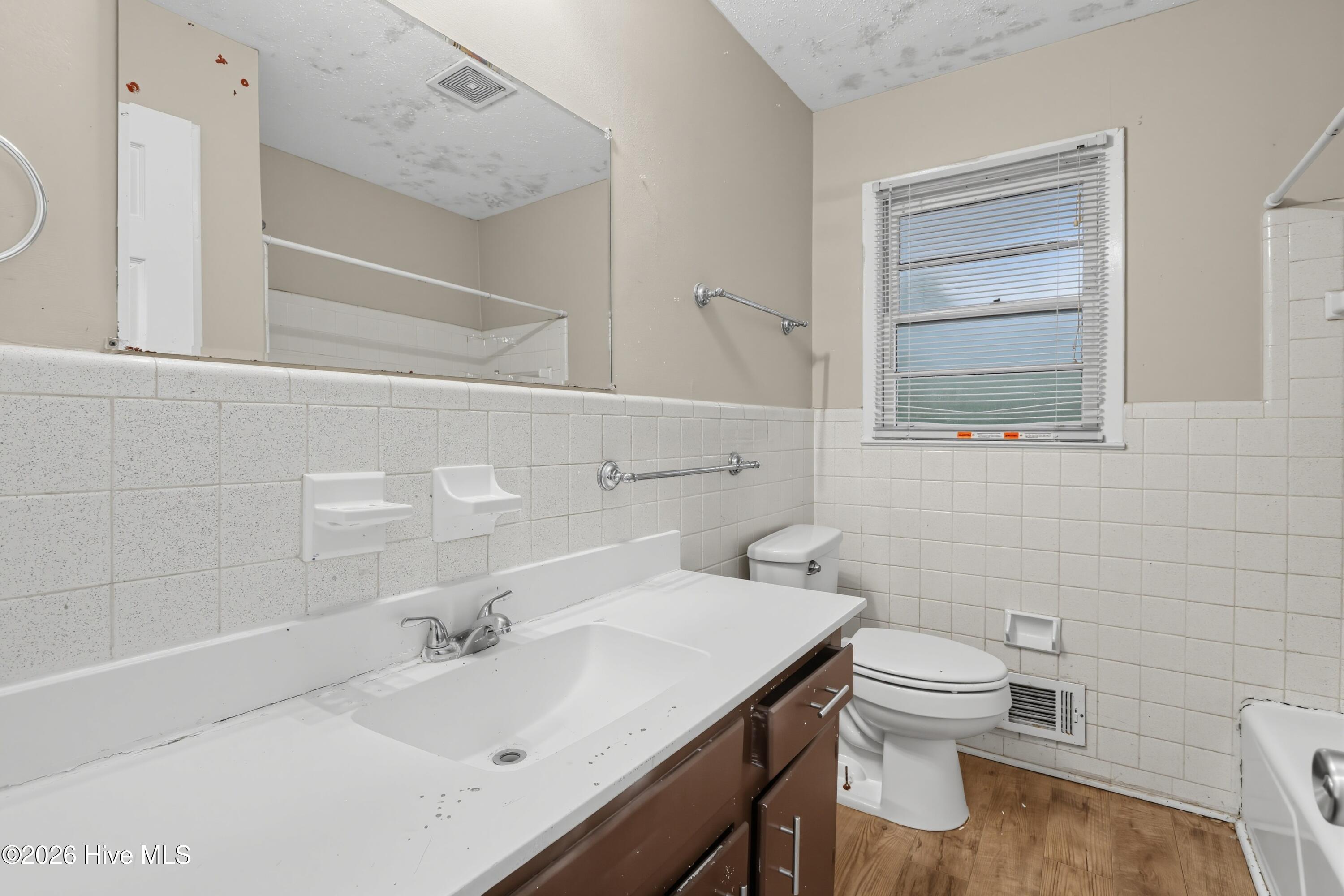 206 Belair Road Property Photo 10