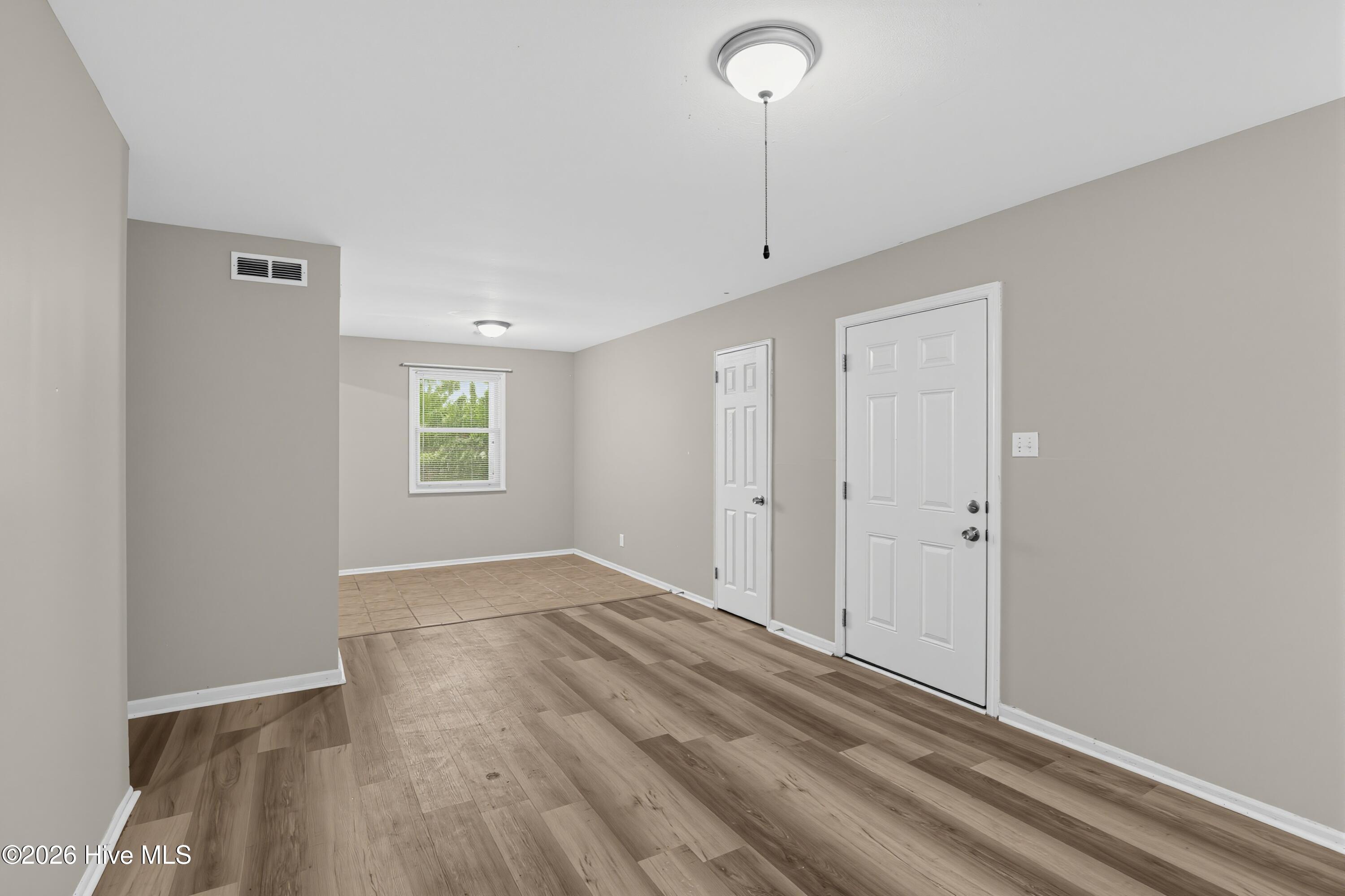 792 Sommer Street Ne Property Photo 9