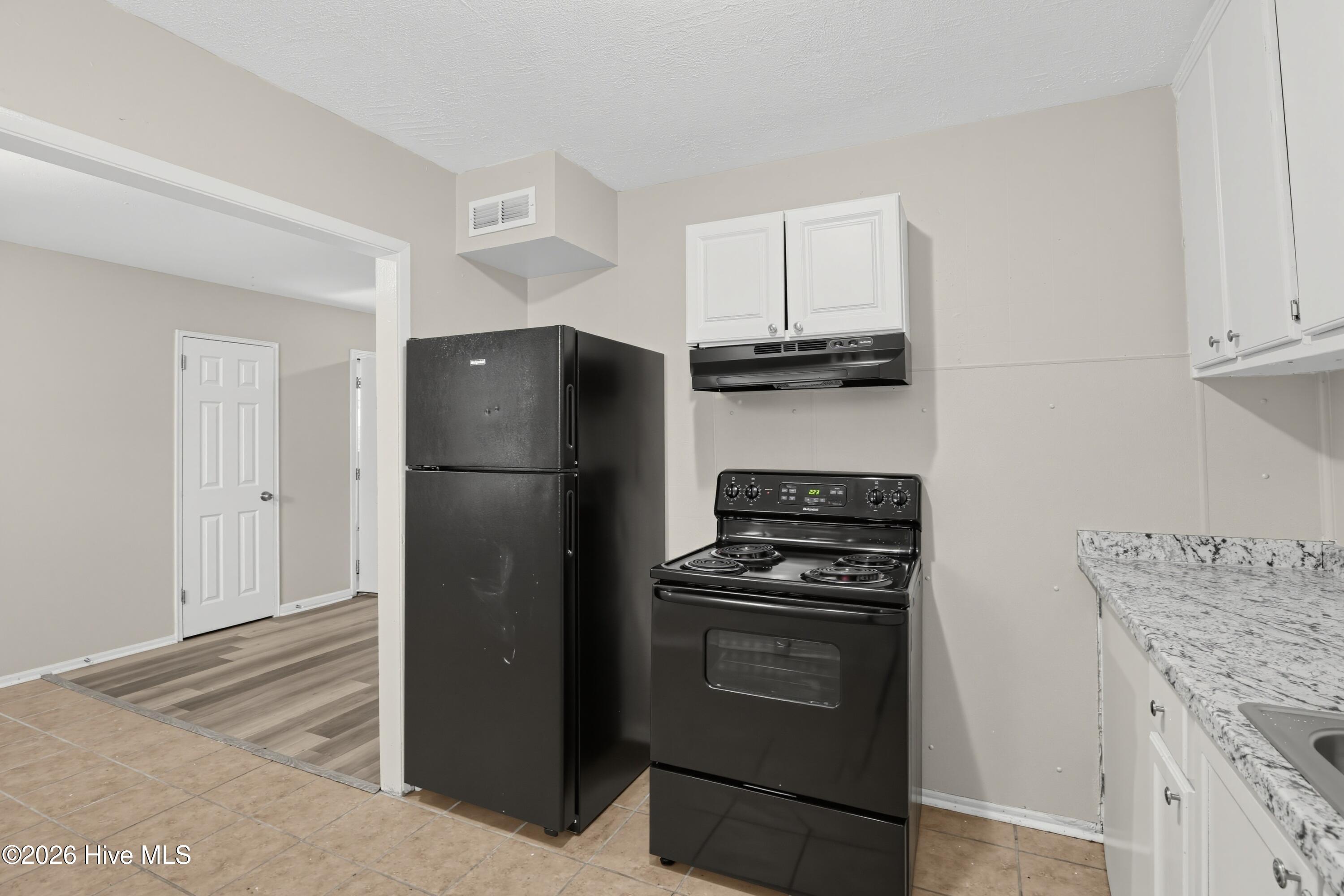 792 Sommer Street Ne Property Photo 13