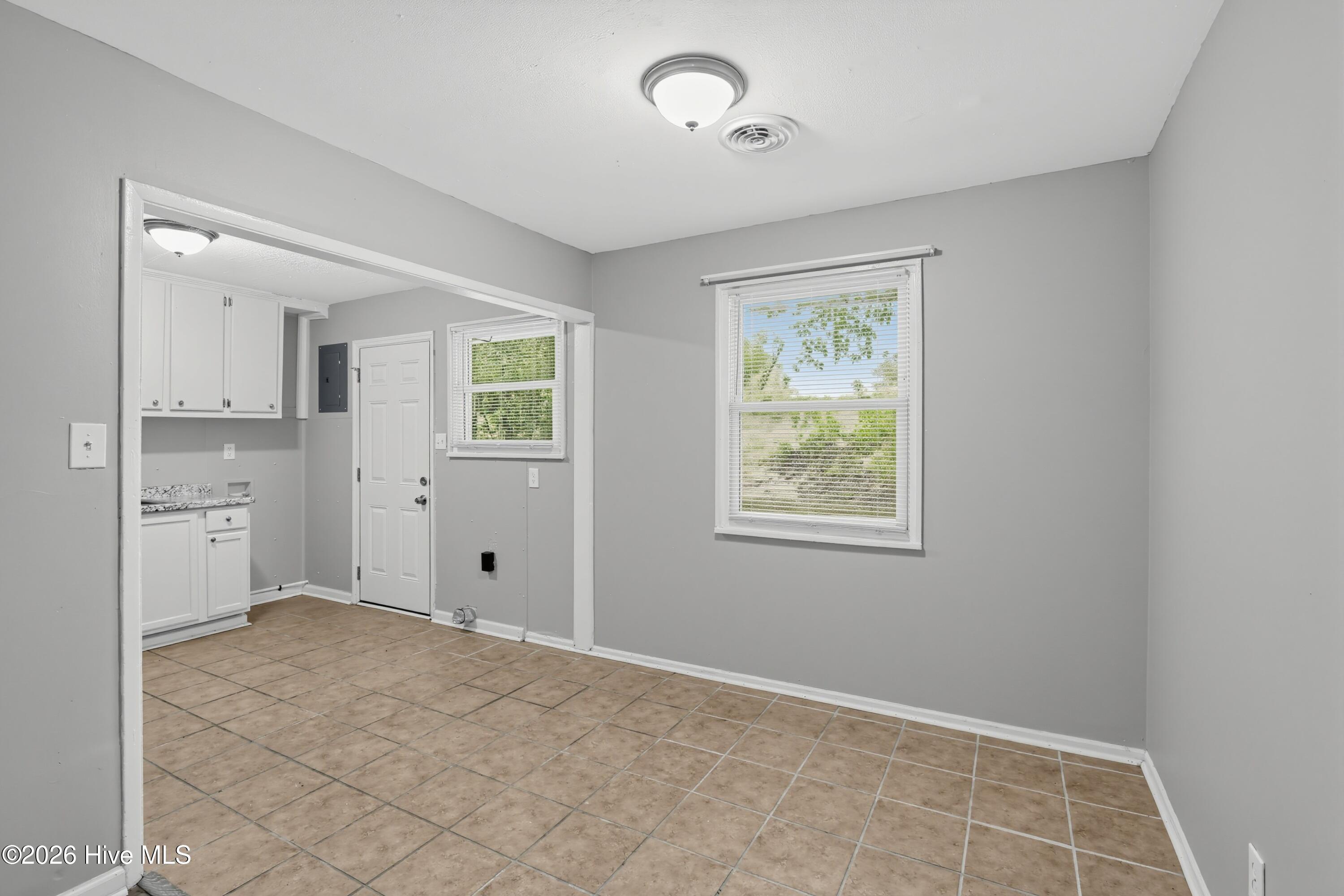 792 Sommer Street Ne Property Photo 16