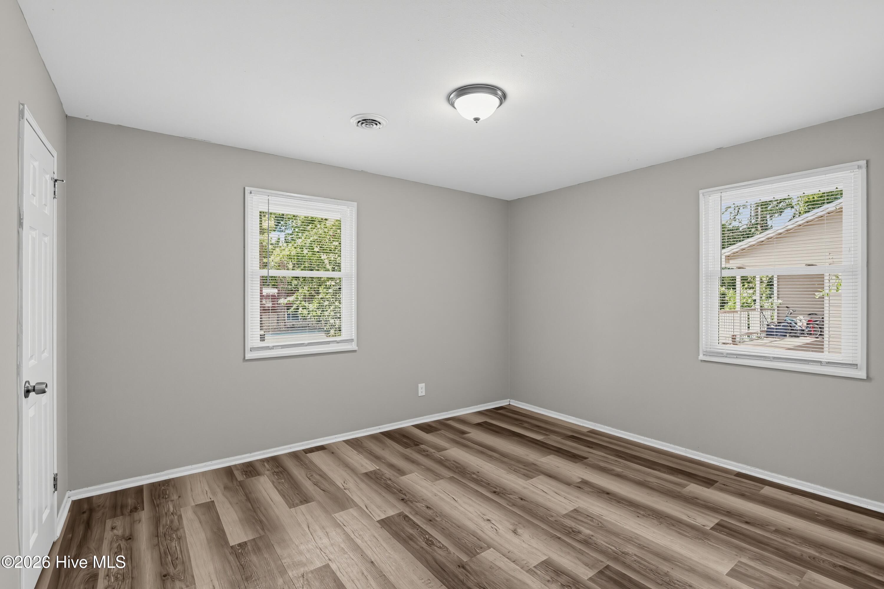 792 Sommer Street Ne Property Photo 25