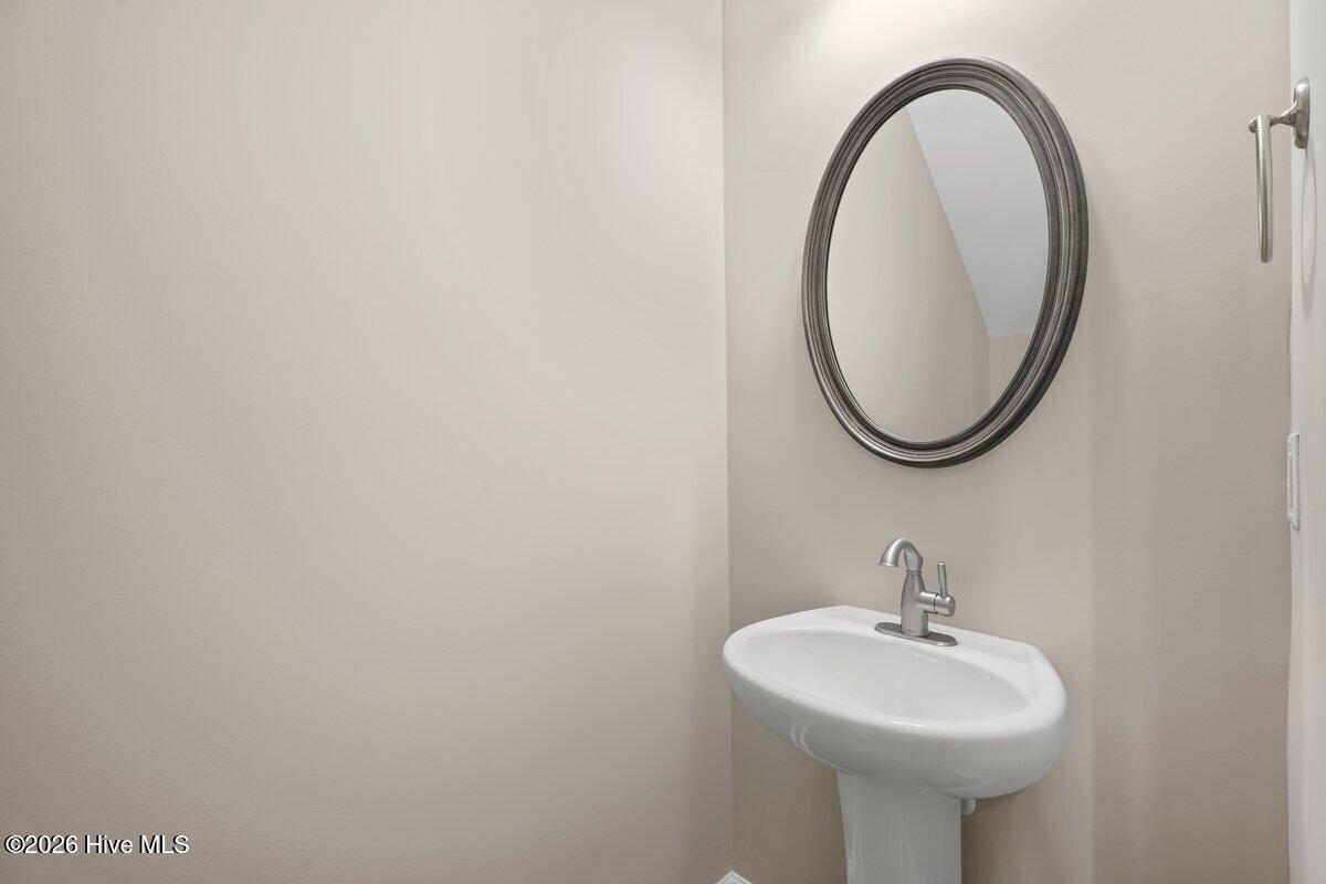 101 Auburn Bay Drive Property Photo 25
