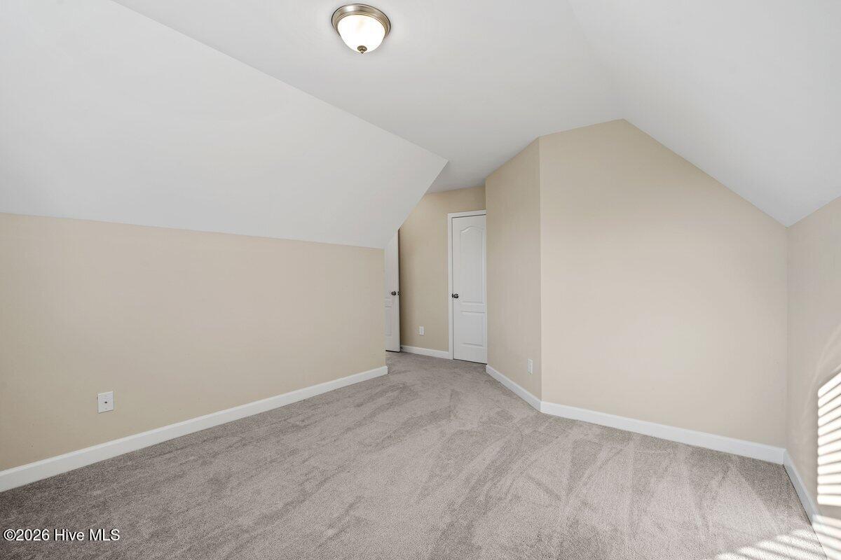 101 Auburn Bay Drive Property Photo 36