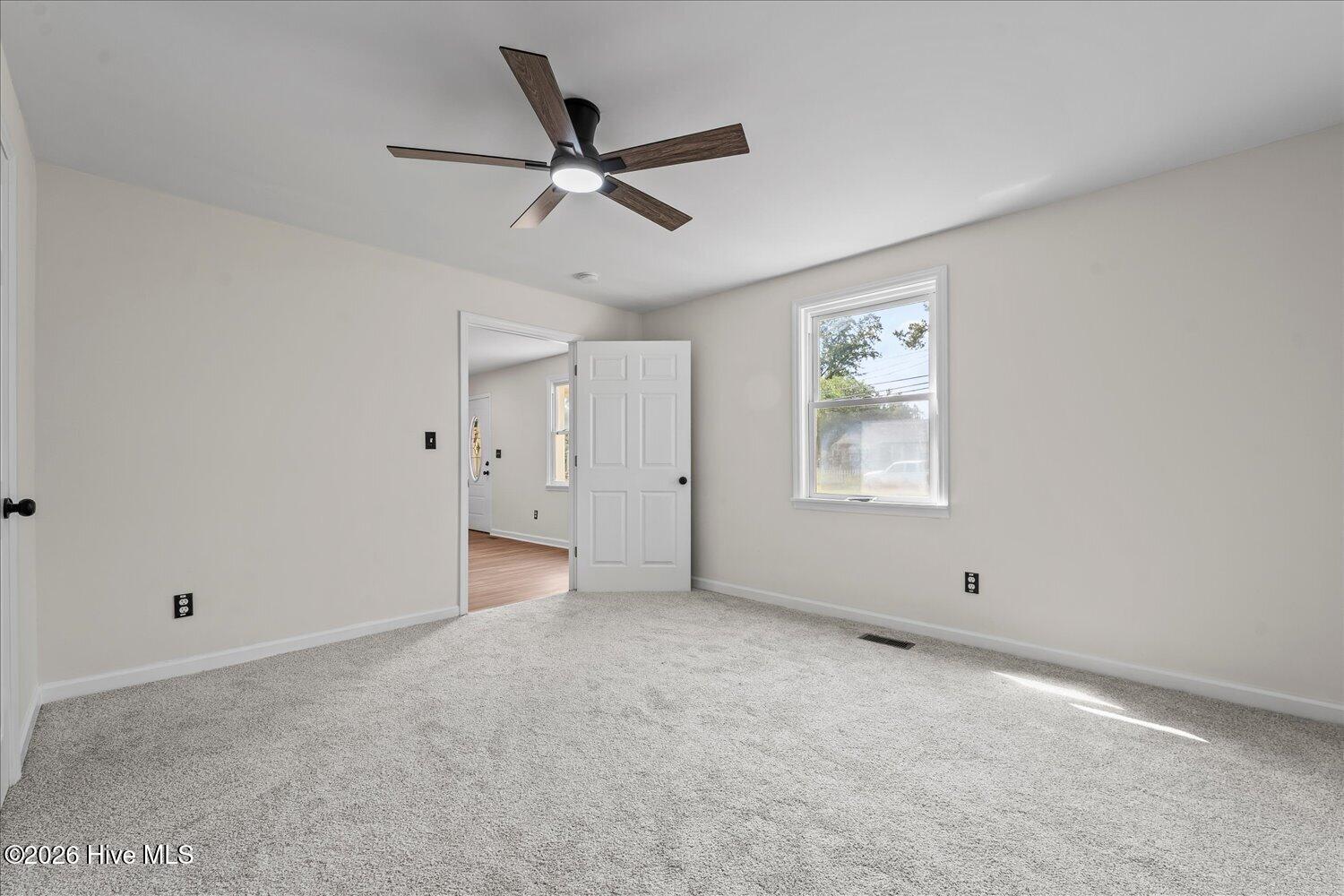 2021 Virginia Avenue Property Photo 8