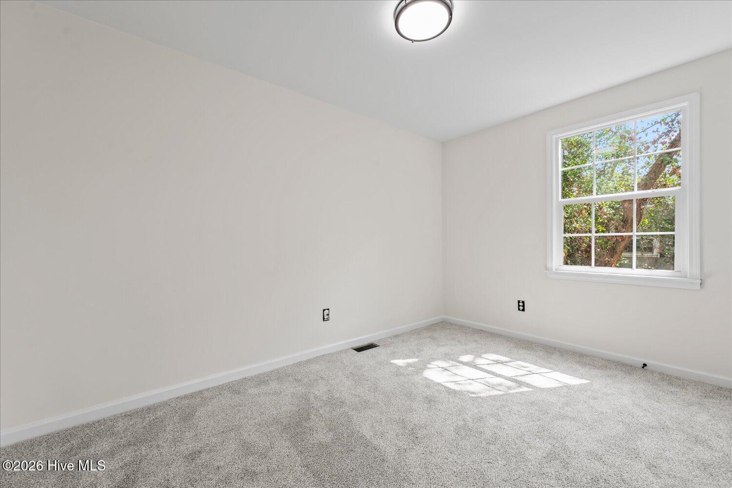 2021 Virginia Avenue Property Photo 13