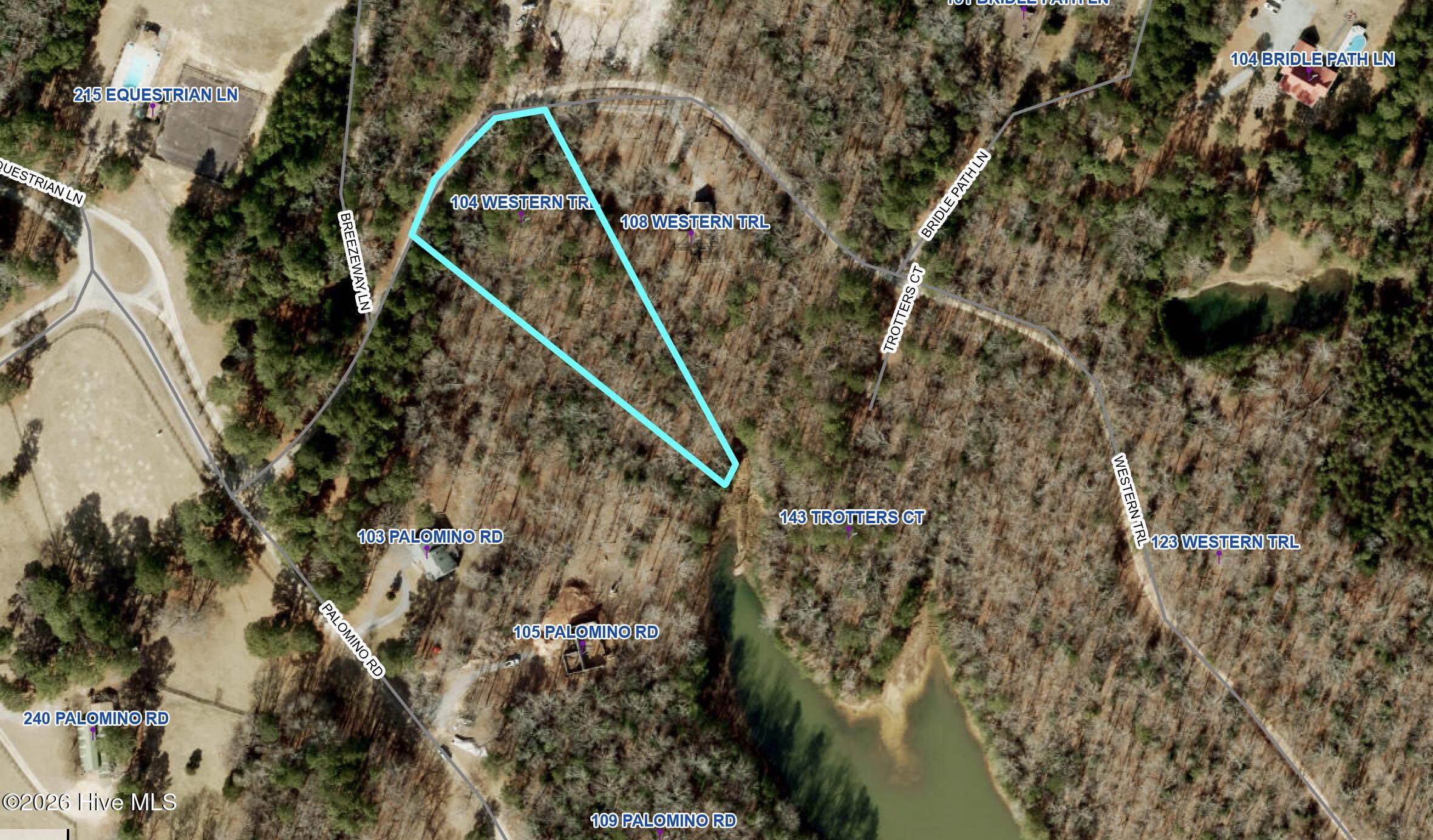 104 Western Trail Property Photo 1