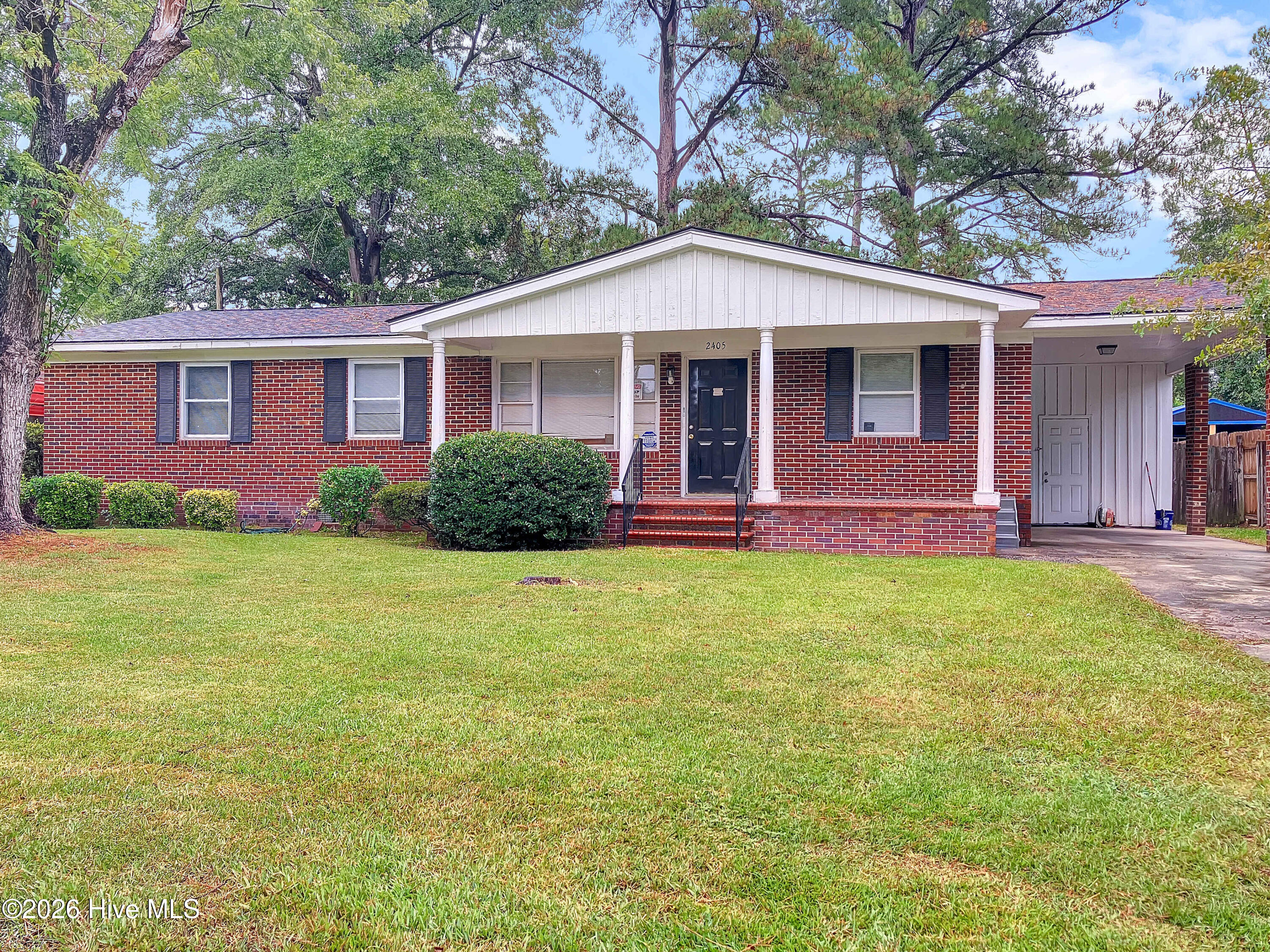 2405 Bream Avenue Property Photo 2