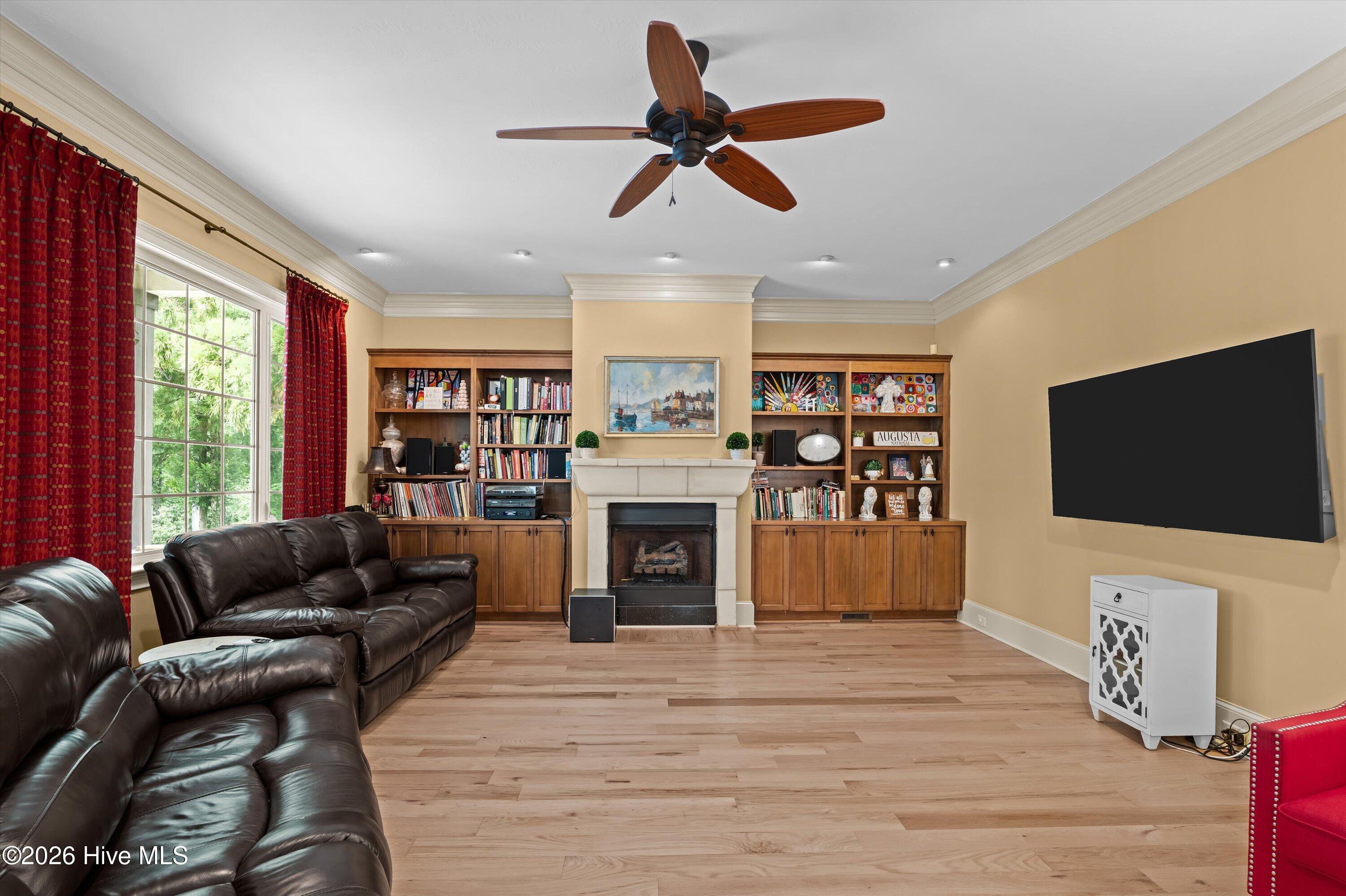 1018 Emerald Place Property Photo 17