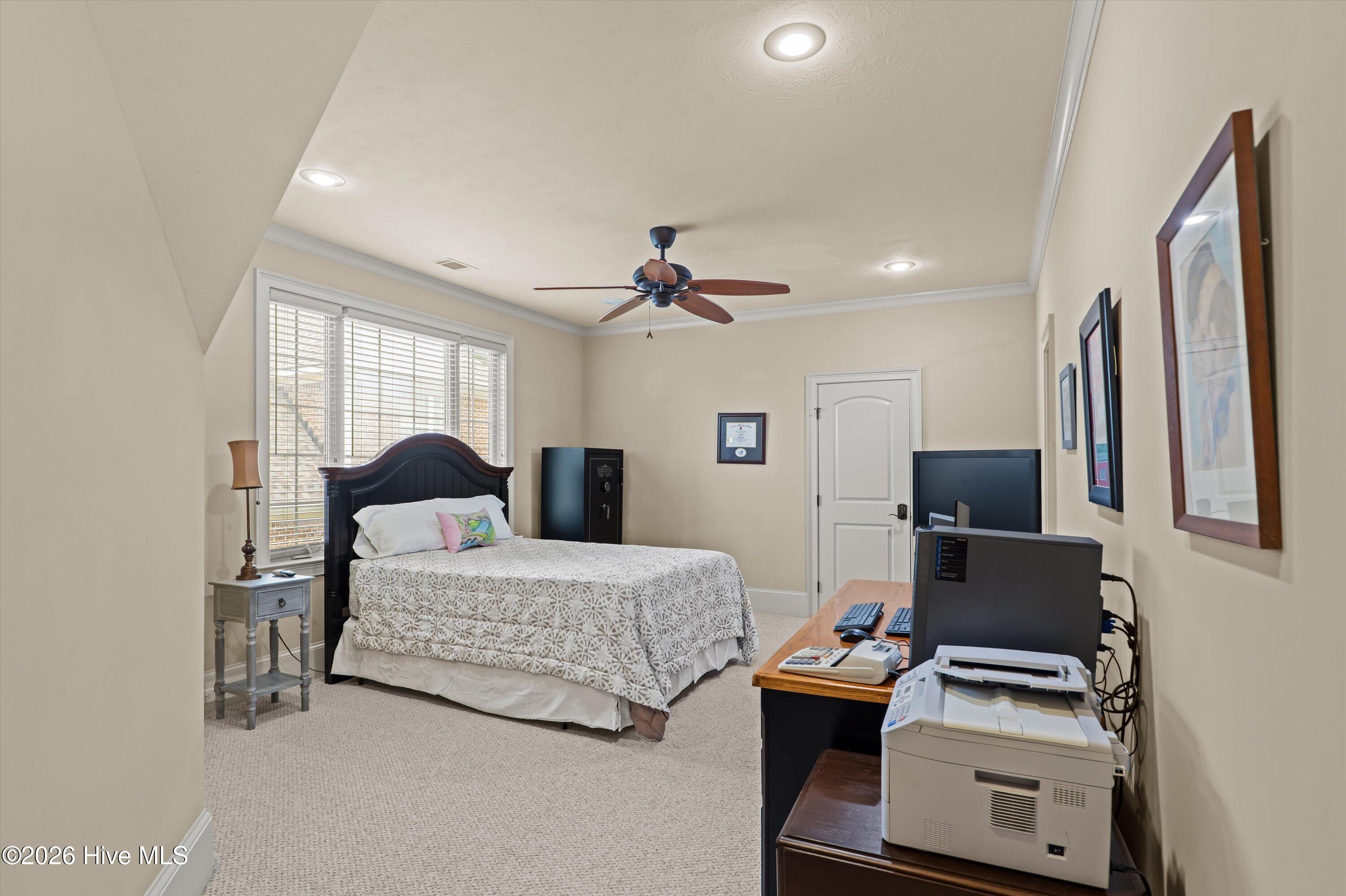 1018 Emerald Place Property Photo 41