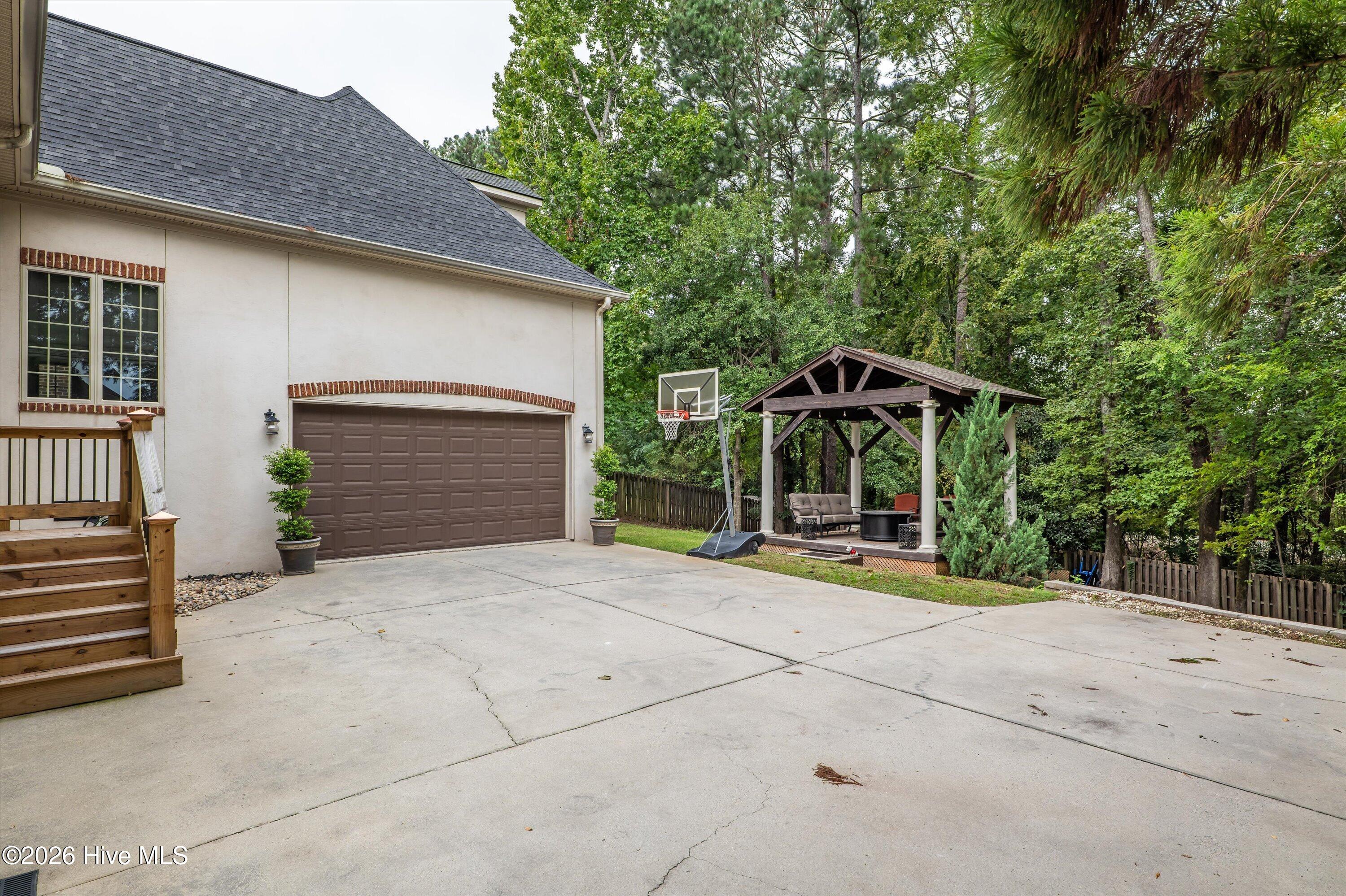 1018 Emerald Place Property Photo 59