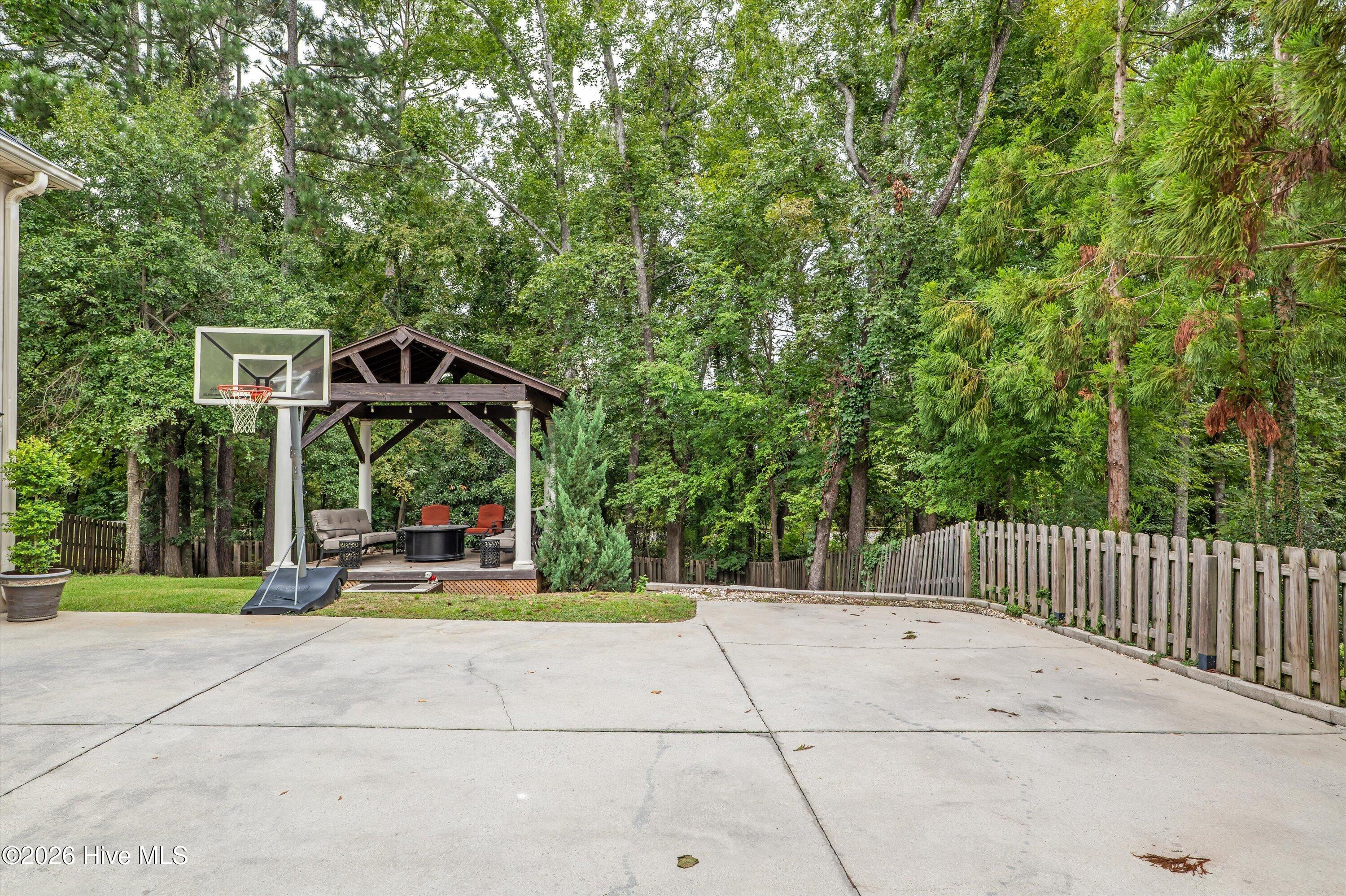 1018 Emerald Place Property Photo 62