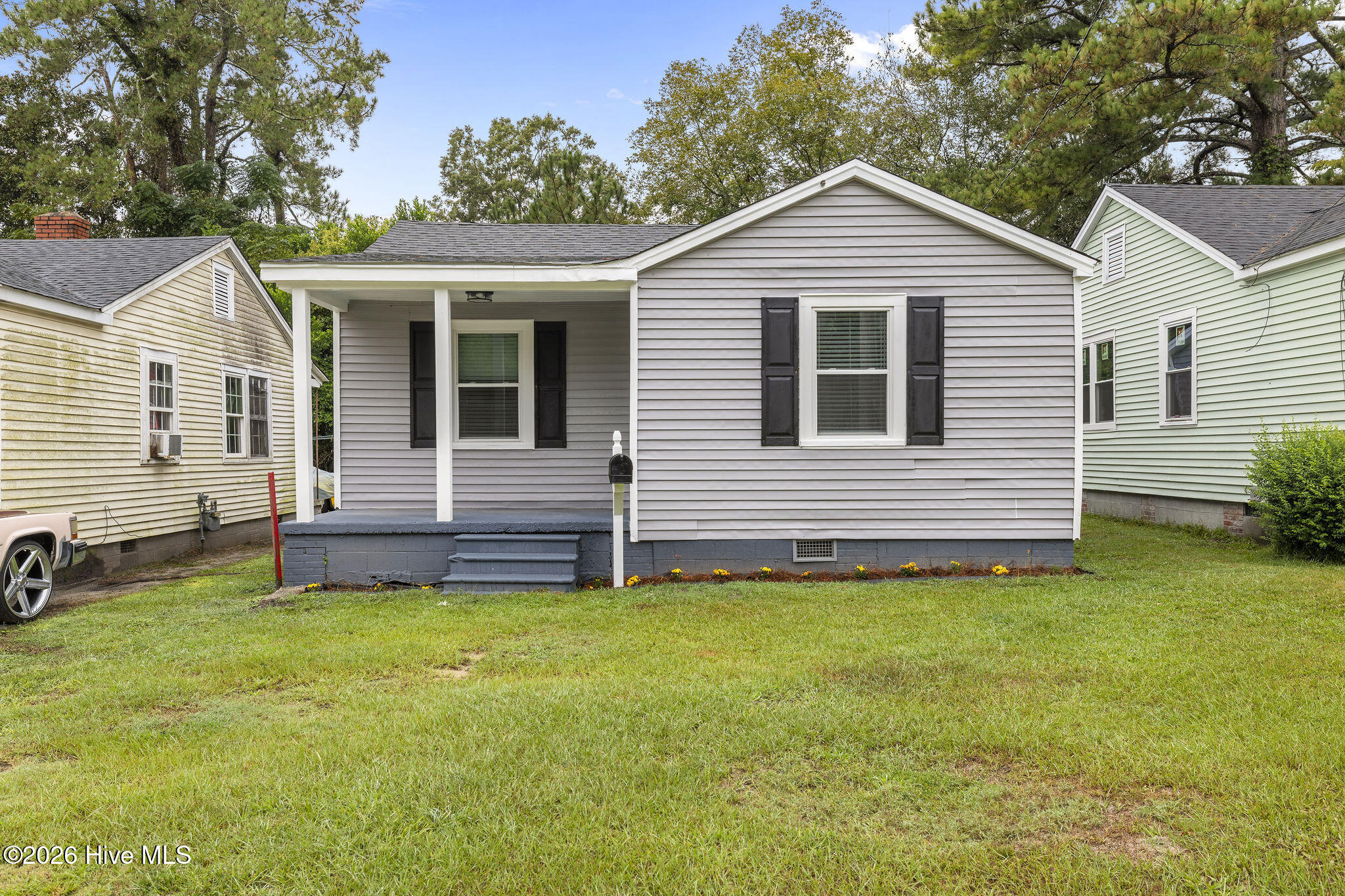208 Clay Street Property Photo 1
