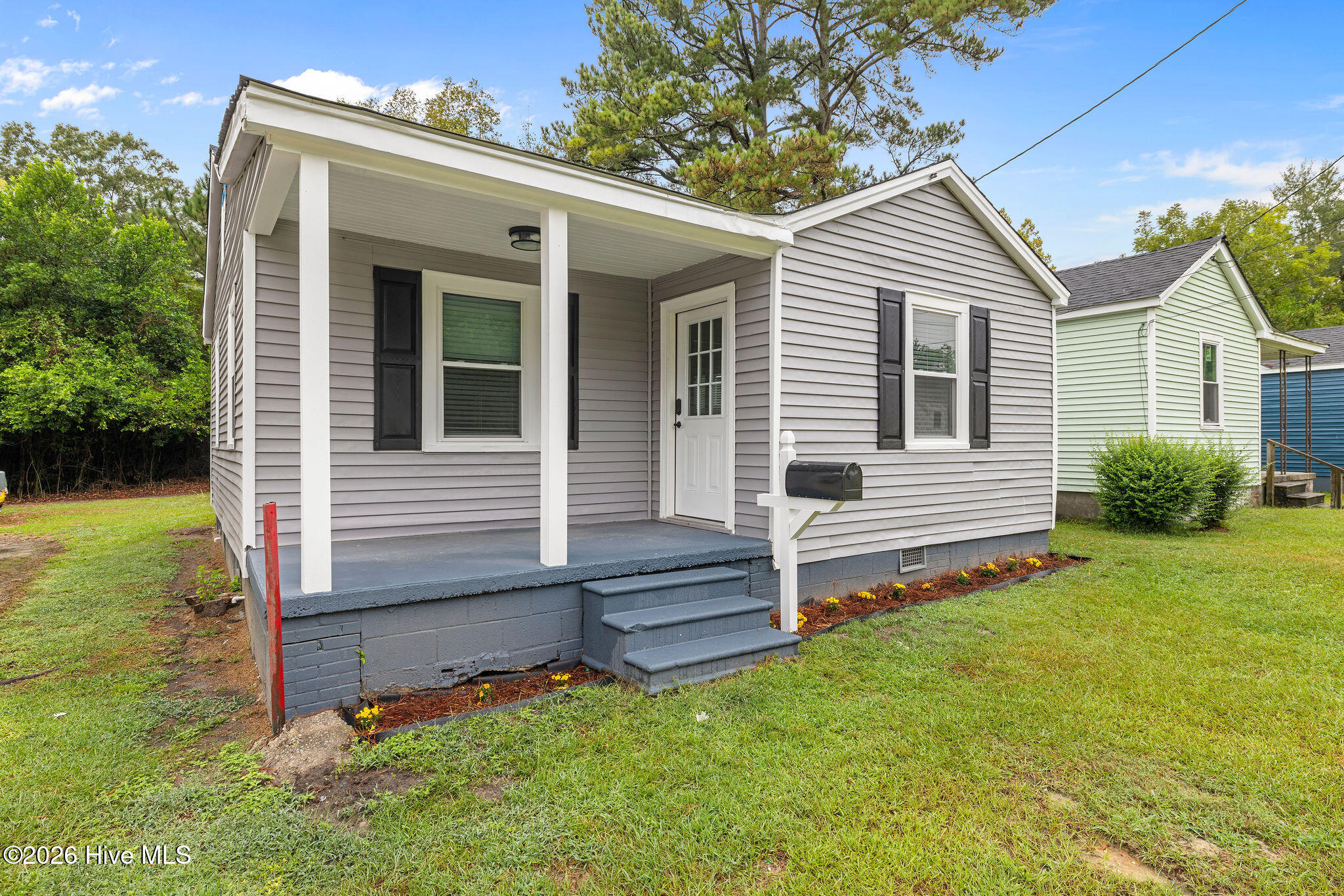 208 Clay Street Property Photo 2
