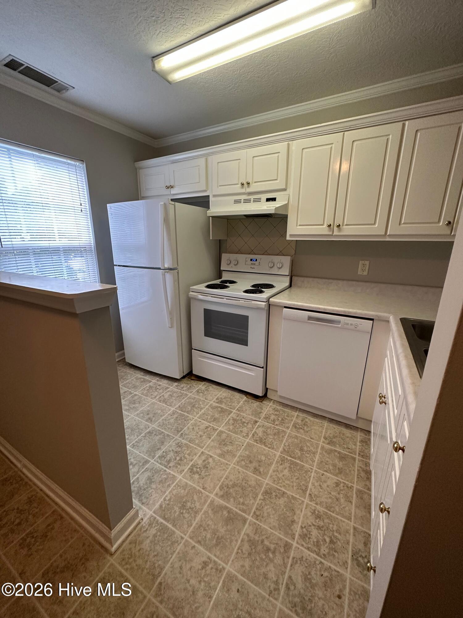 124 Brittany Way Property Photo 4