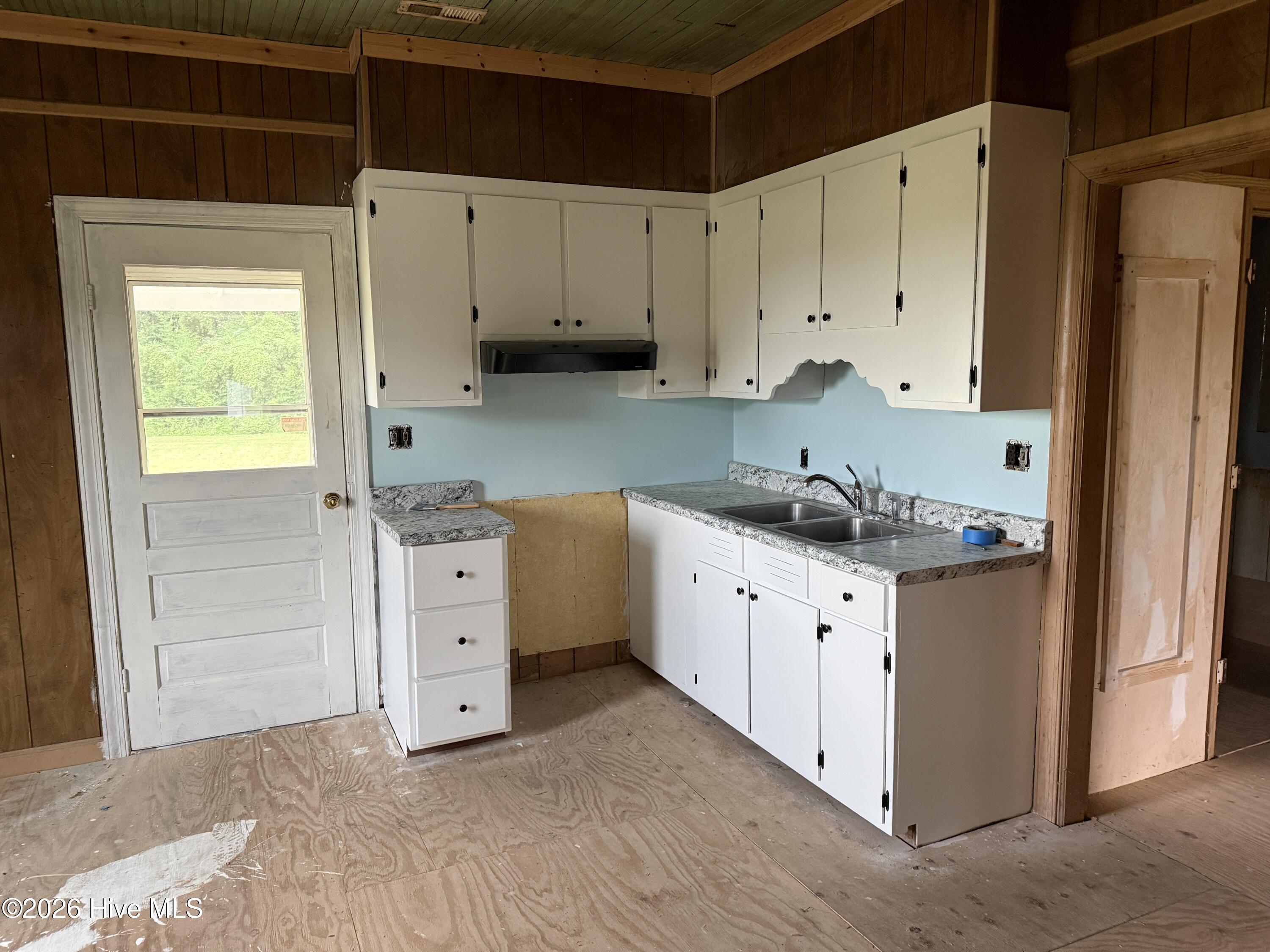6325 Rock Quarry Road Property Photo 6