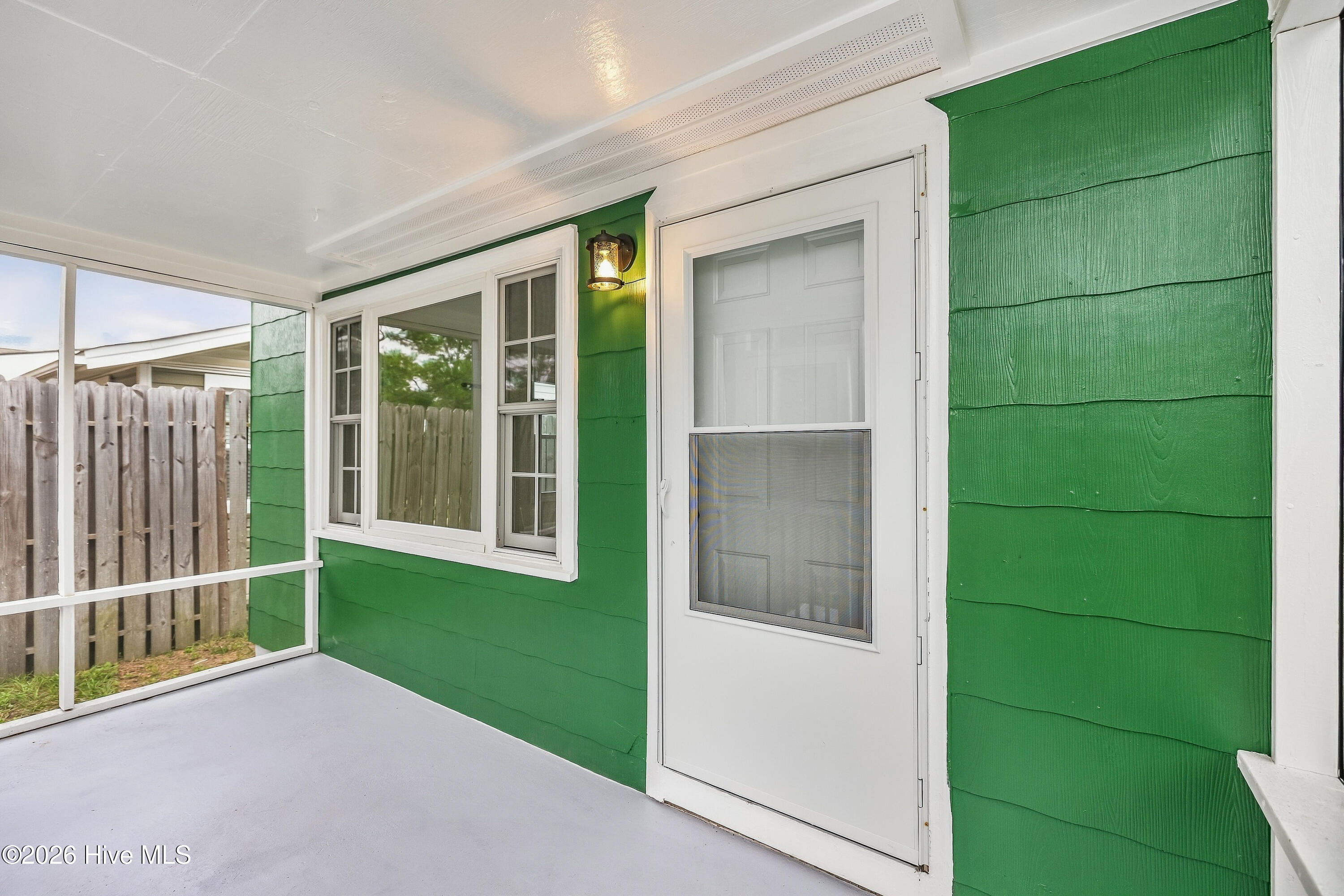 2115 Jefferson Street Property Photo 6