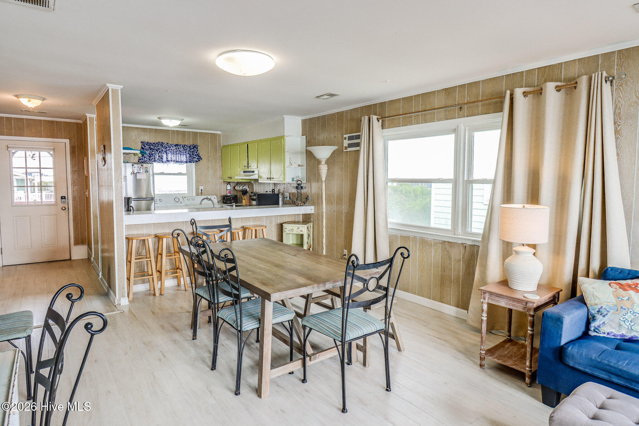 1112 N Shore Drive Property Photo 9
