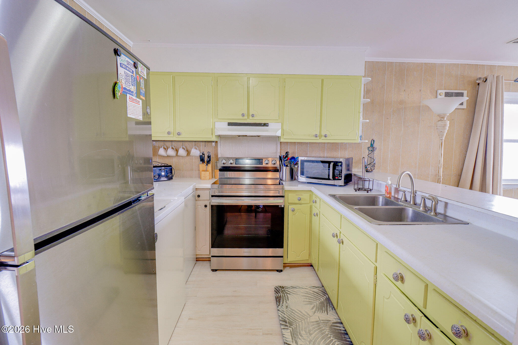 1112 N Shore Drive Property Photo 11