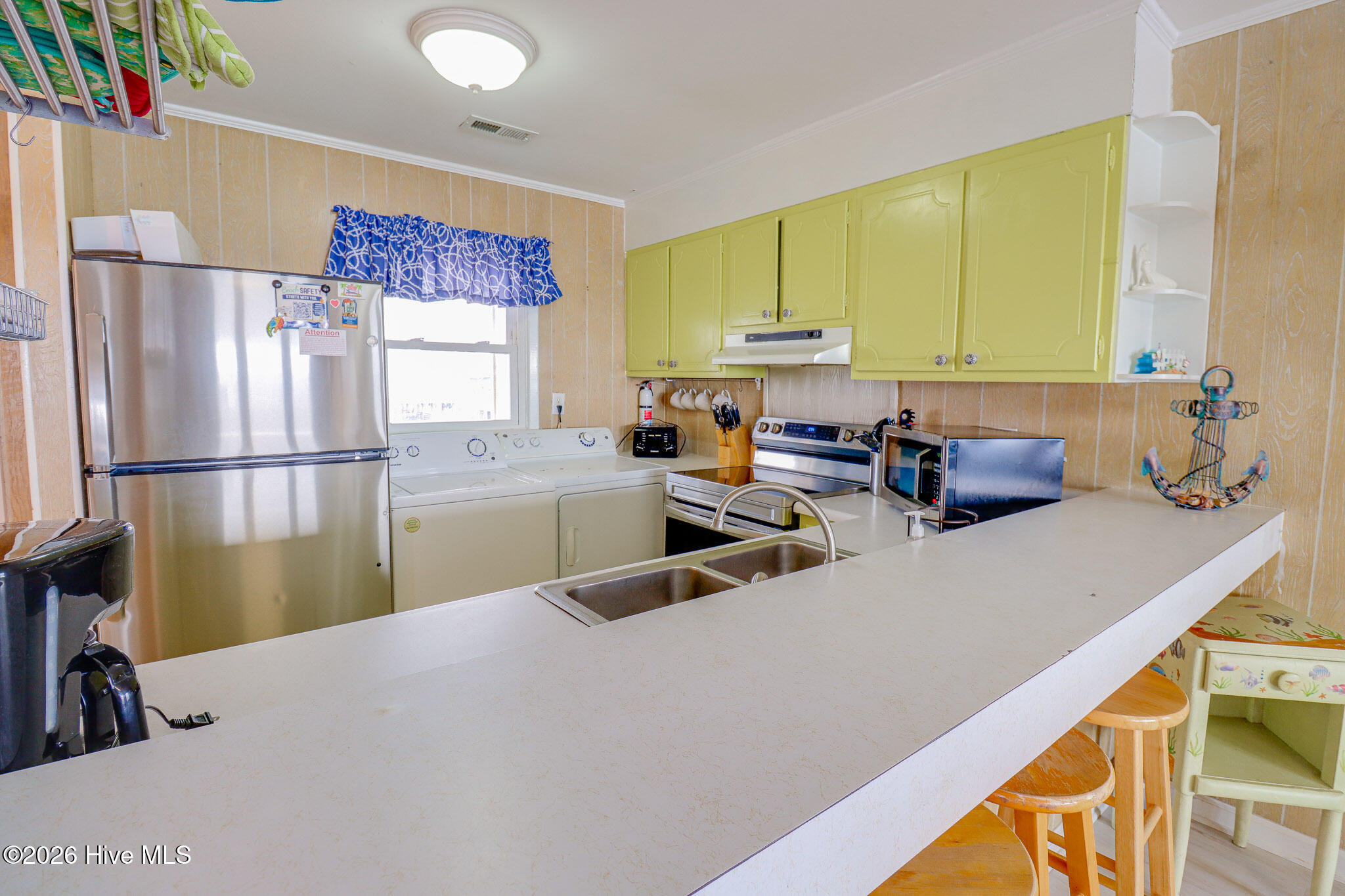1112 N Shore Drive Property Photo 12