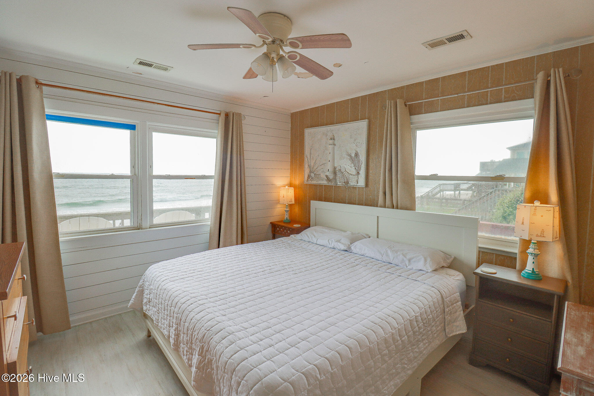1112 N Shore Drive Property Photo 14