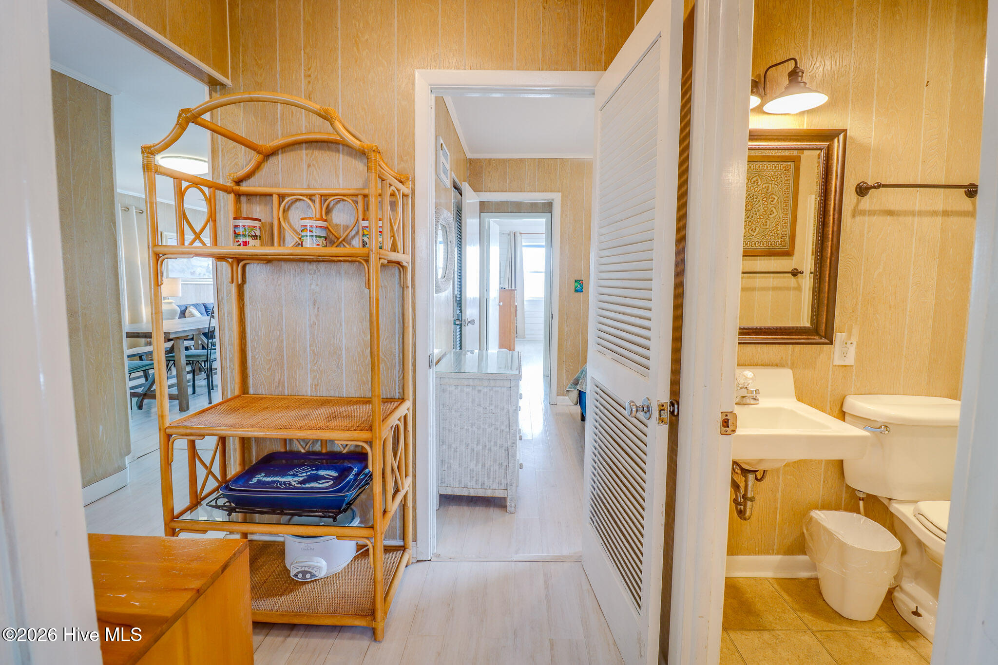 1112 N Shore Drive Property Photo 21