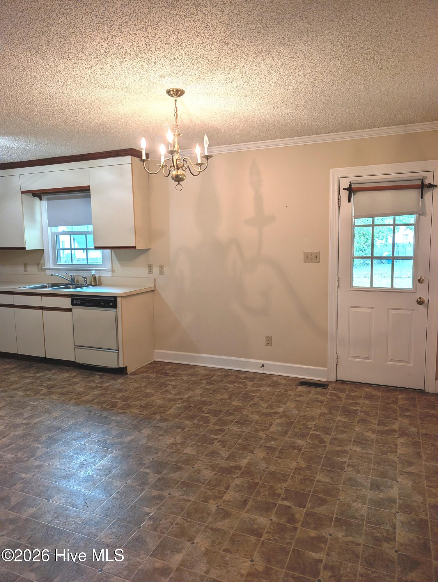 2721 Tilghman Road N Property Photo 4