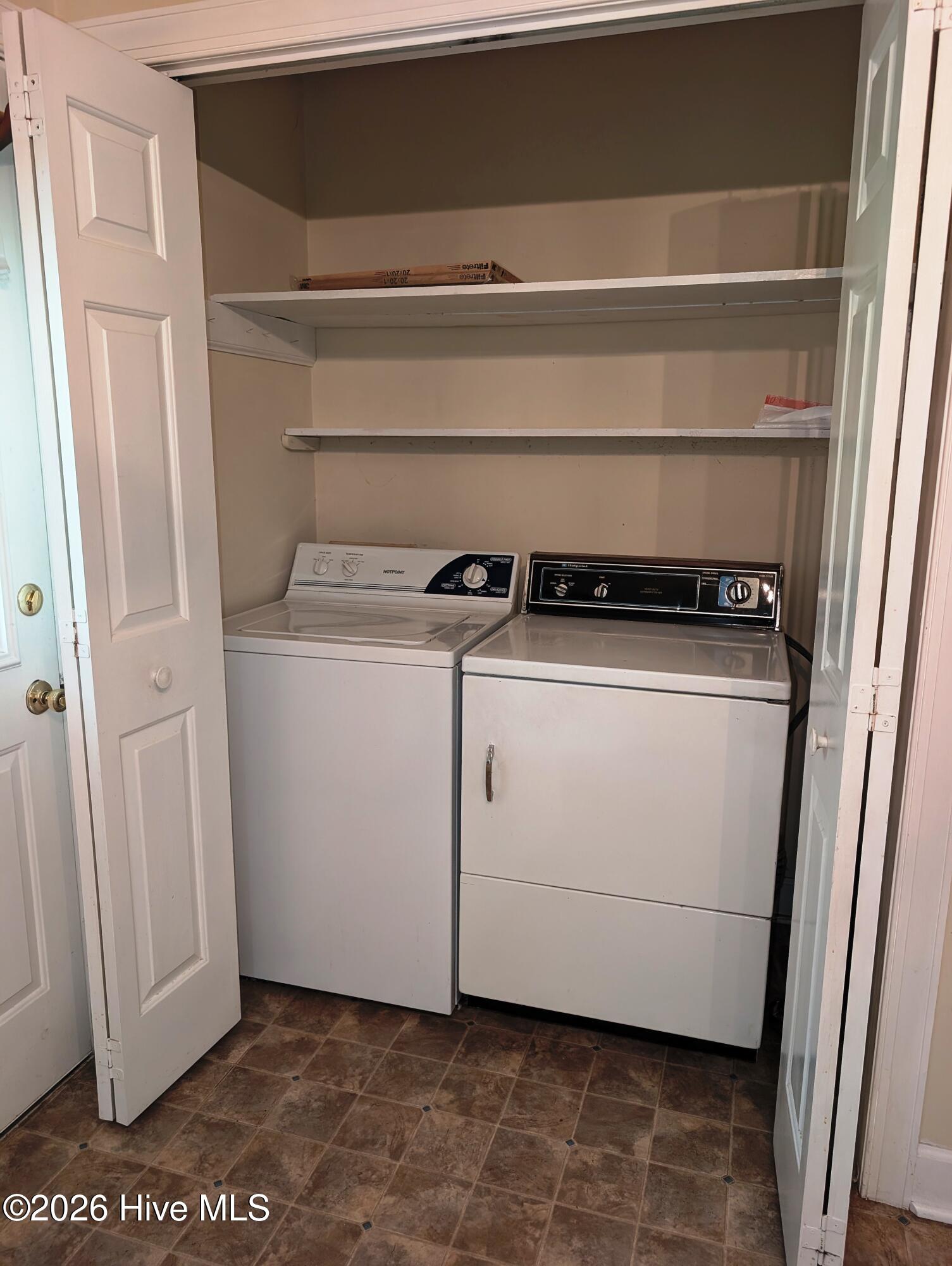 2721 Tilghman Road N Property Photo 5