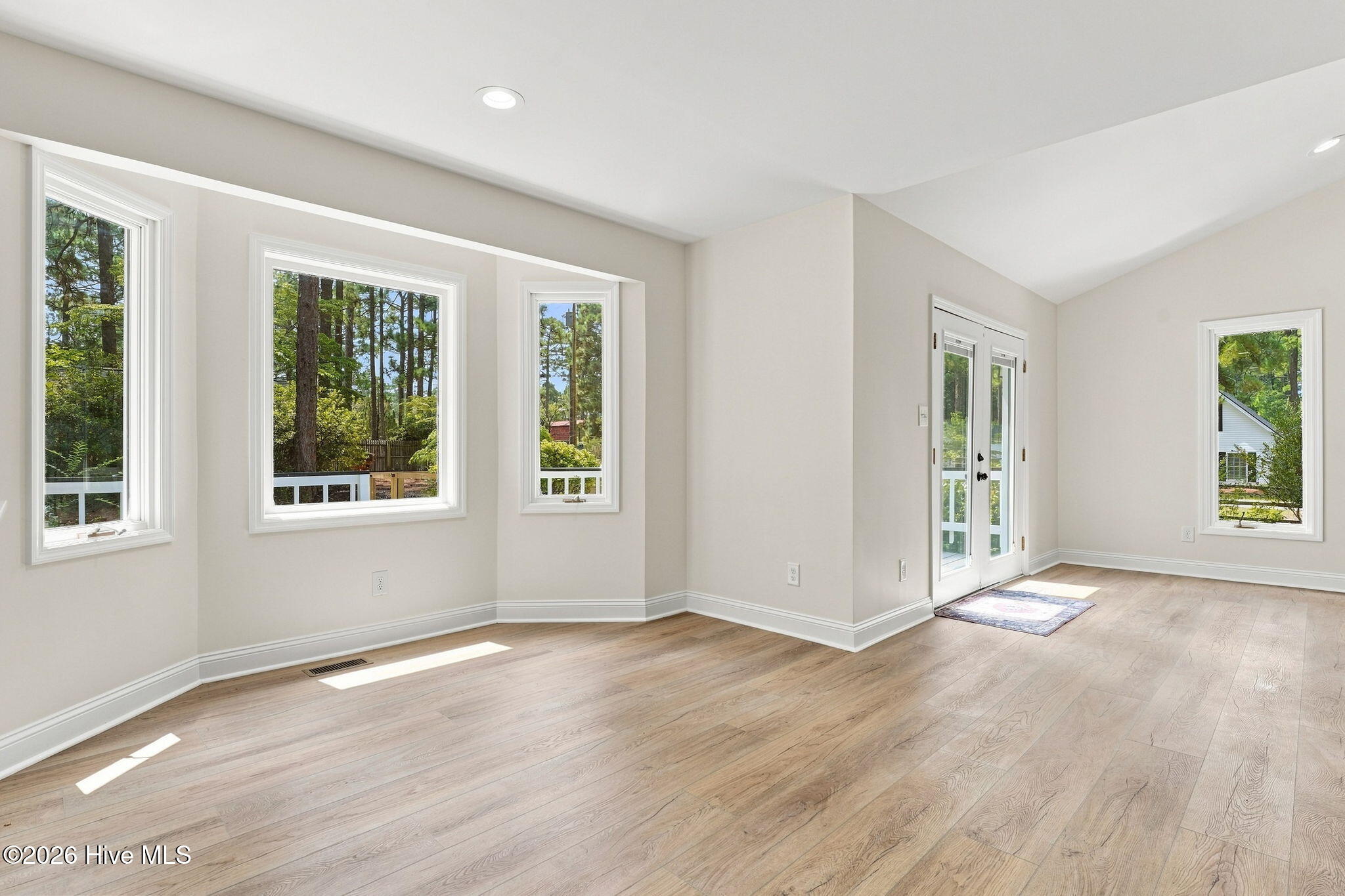 611 Sun Road Property Photo 13