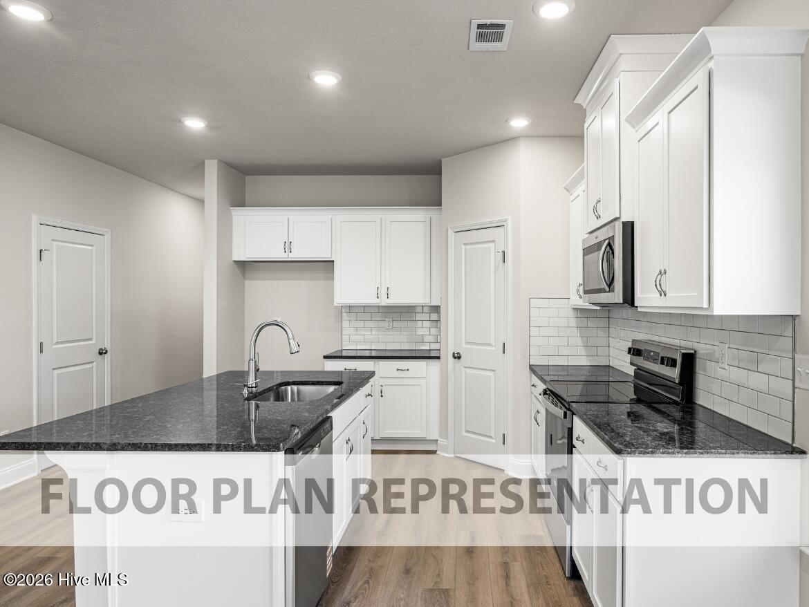 659 Hampton Drive 6d Property Photo 6
