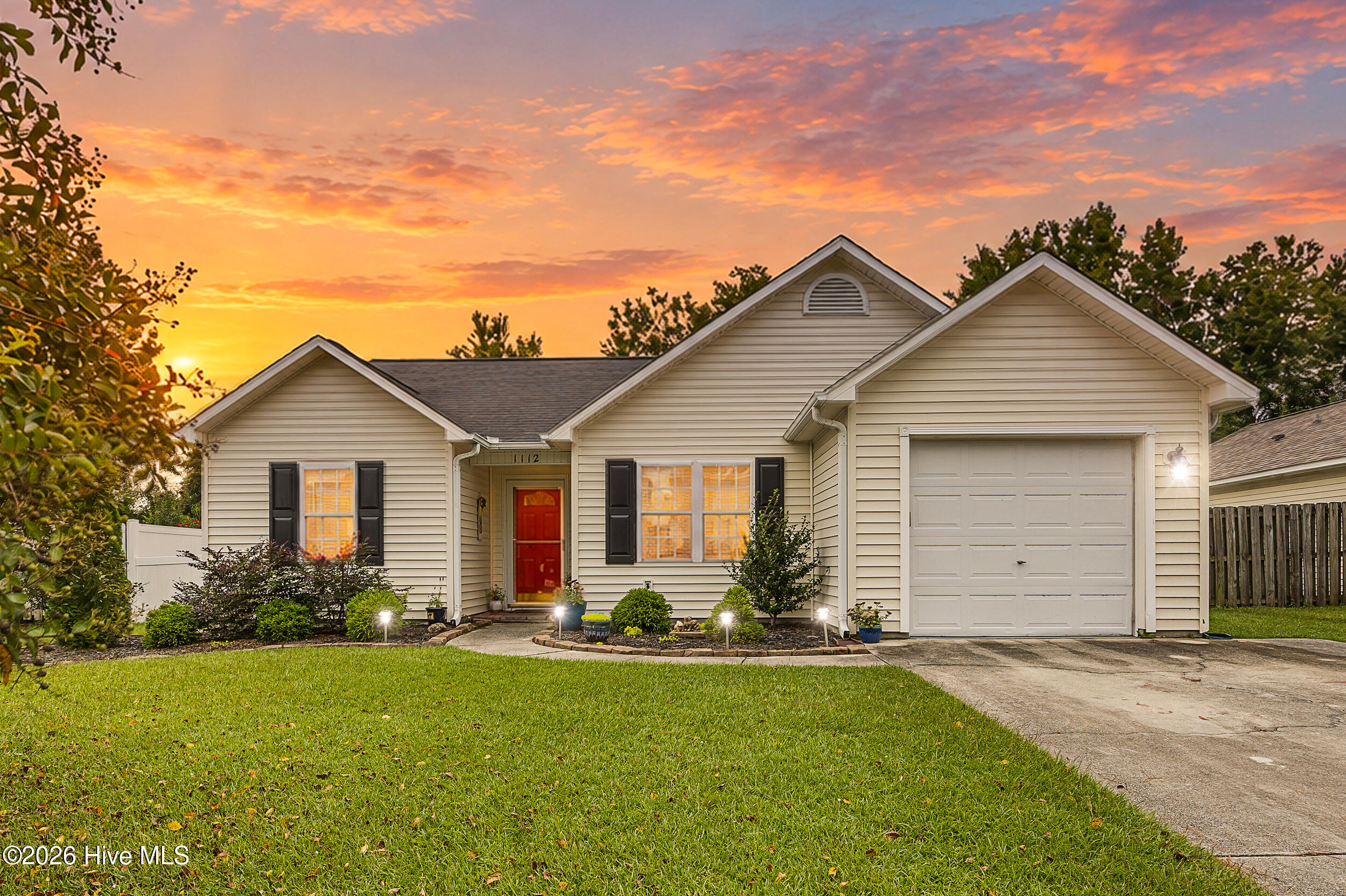1112 Sunburst Way Property Photo 1