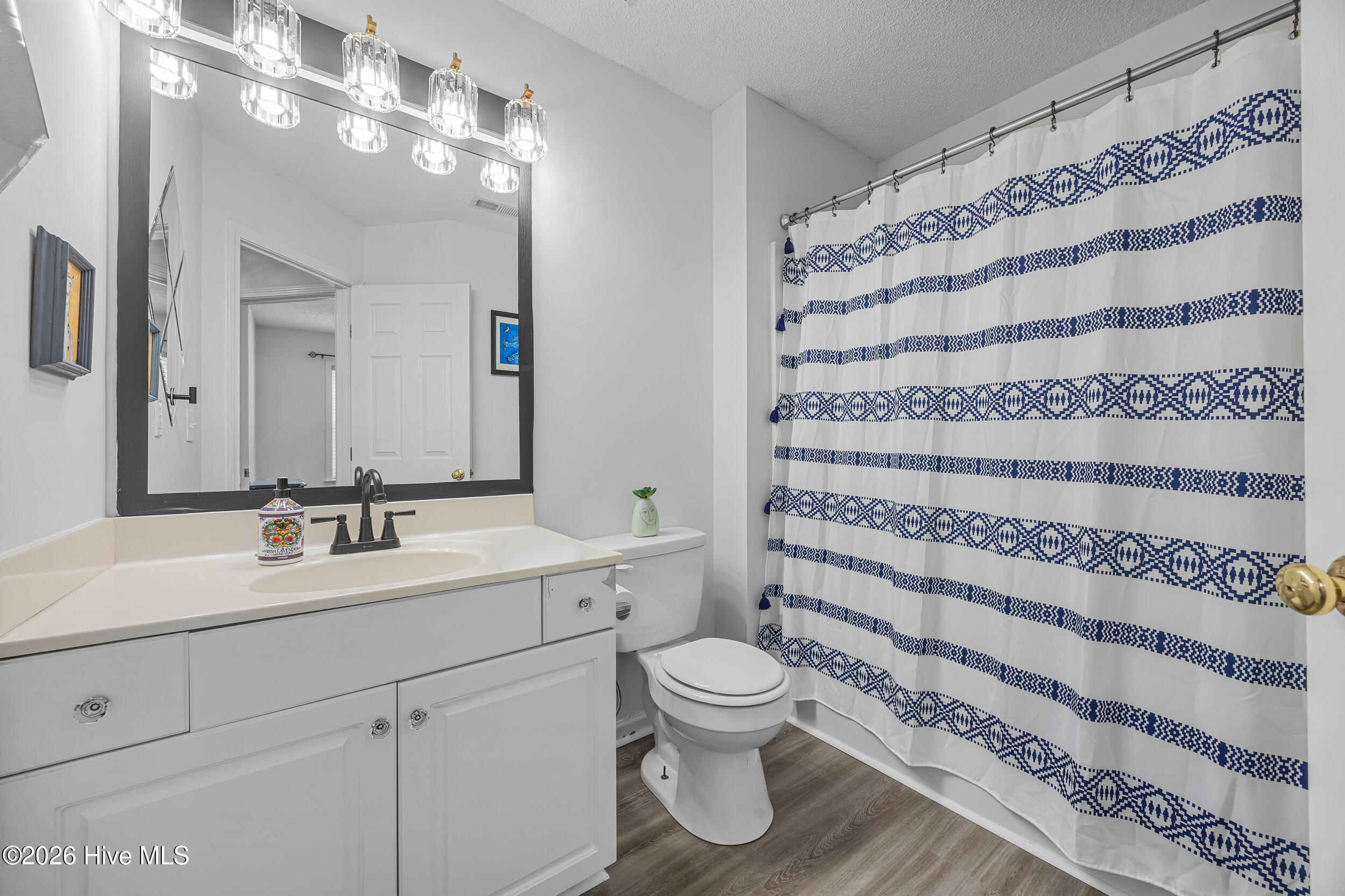 1112 Sunburst Way Property Photo 9