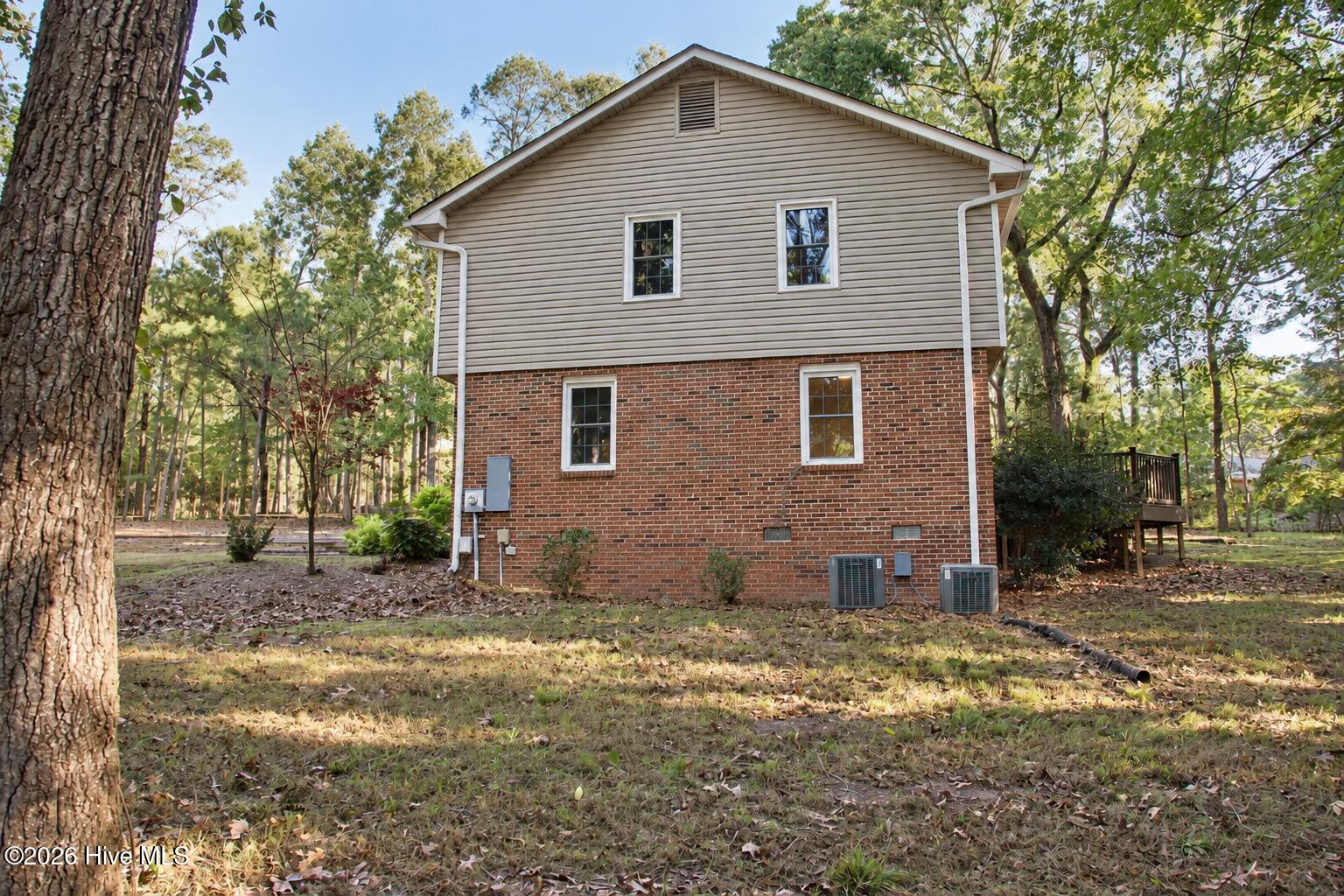 110 Stornoway Drive Property Photo 2