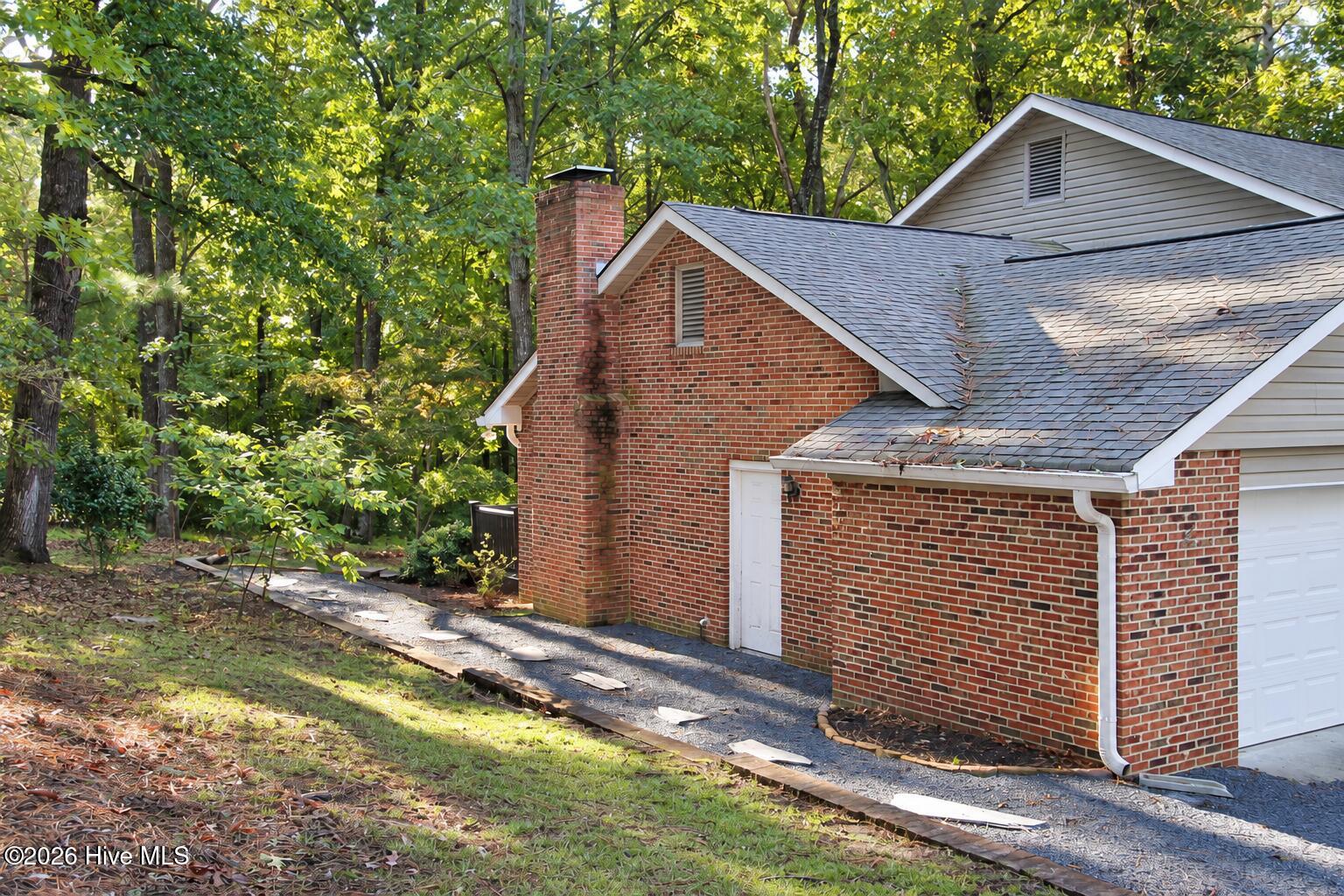 110 Stornoway Drive Property Photo 3