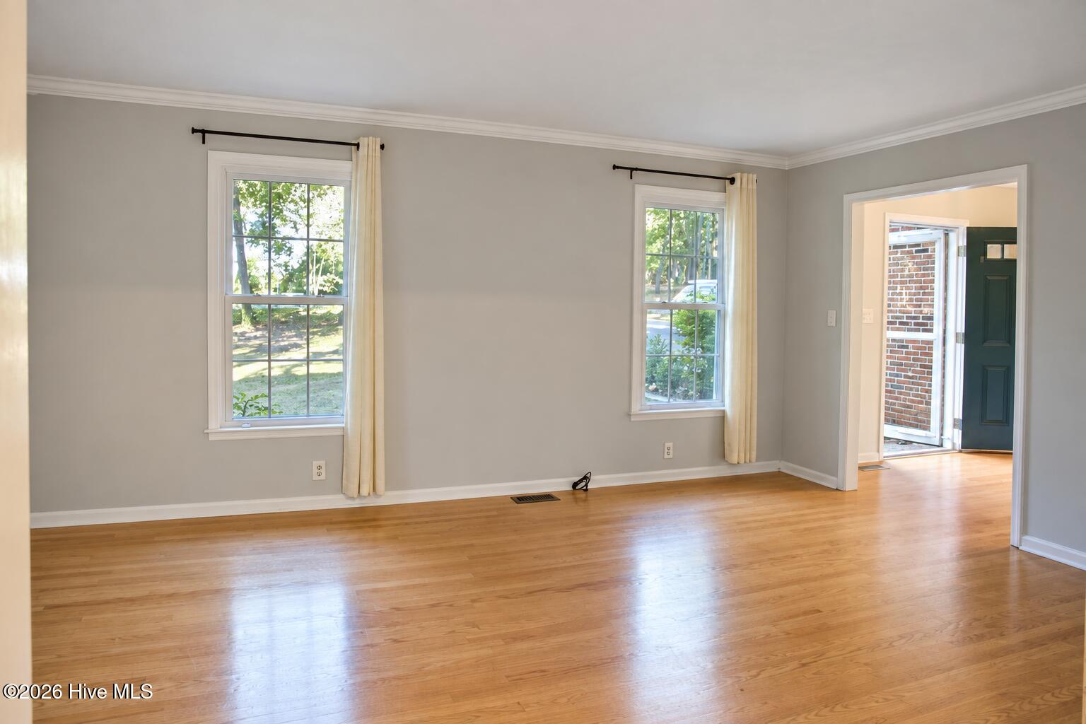 110 Stornoway Drive Property Photo 6