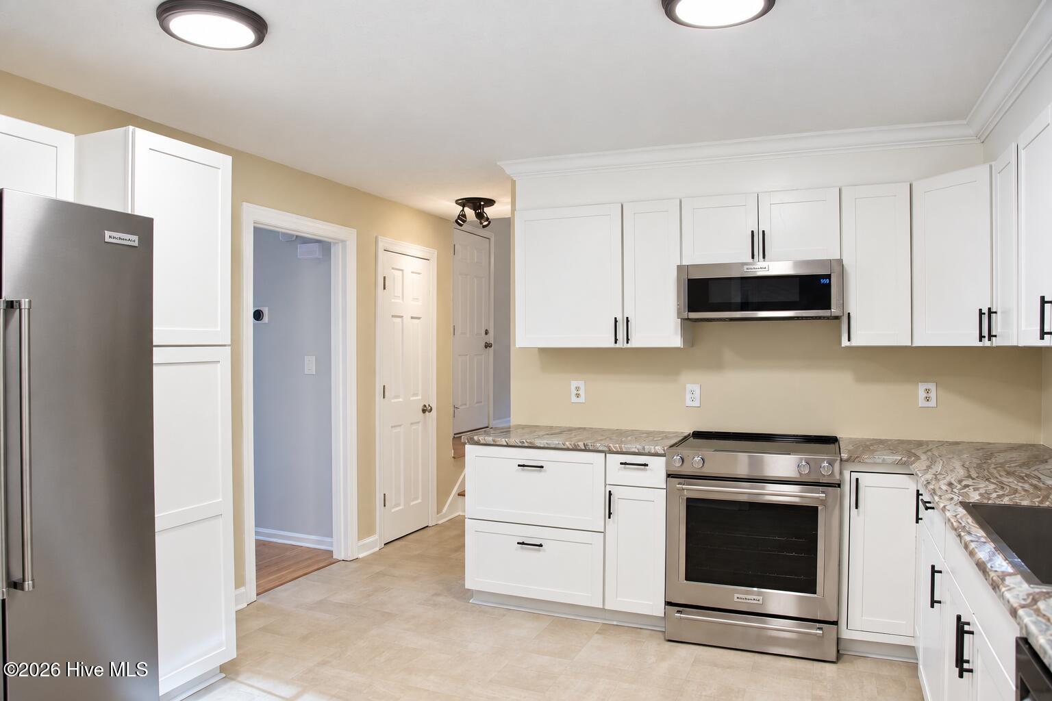 110 Stornoway Drive Property Photo 10